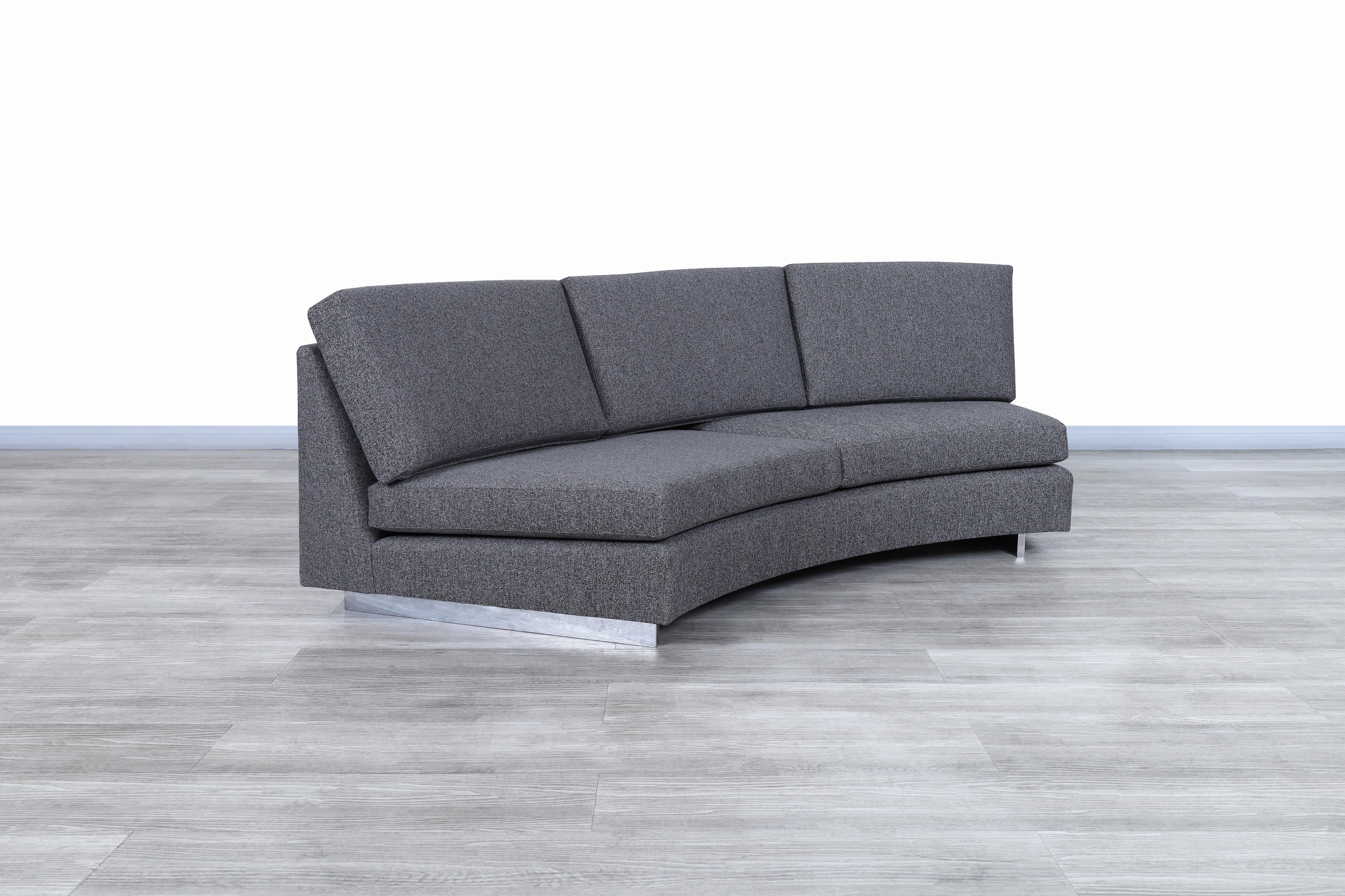 Sofá seccional circular vintage cromado al estilo de Milo Baughman en venta 1
