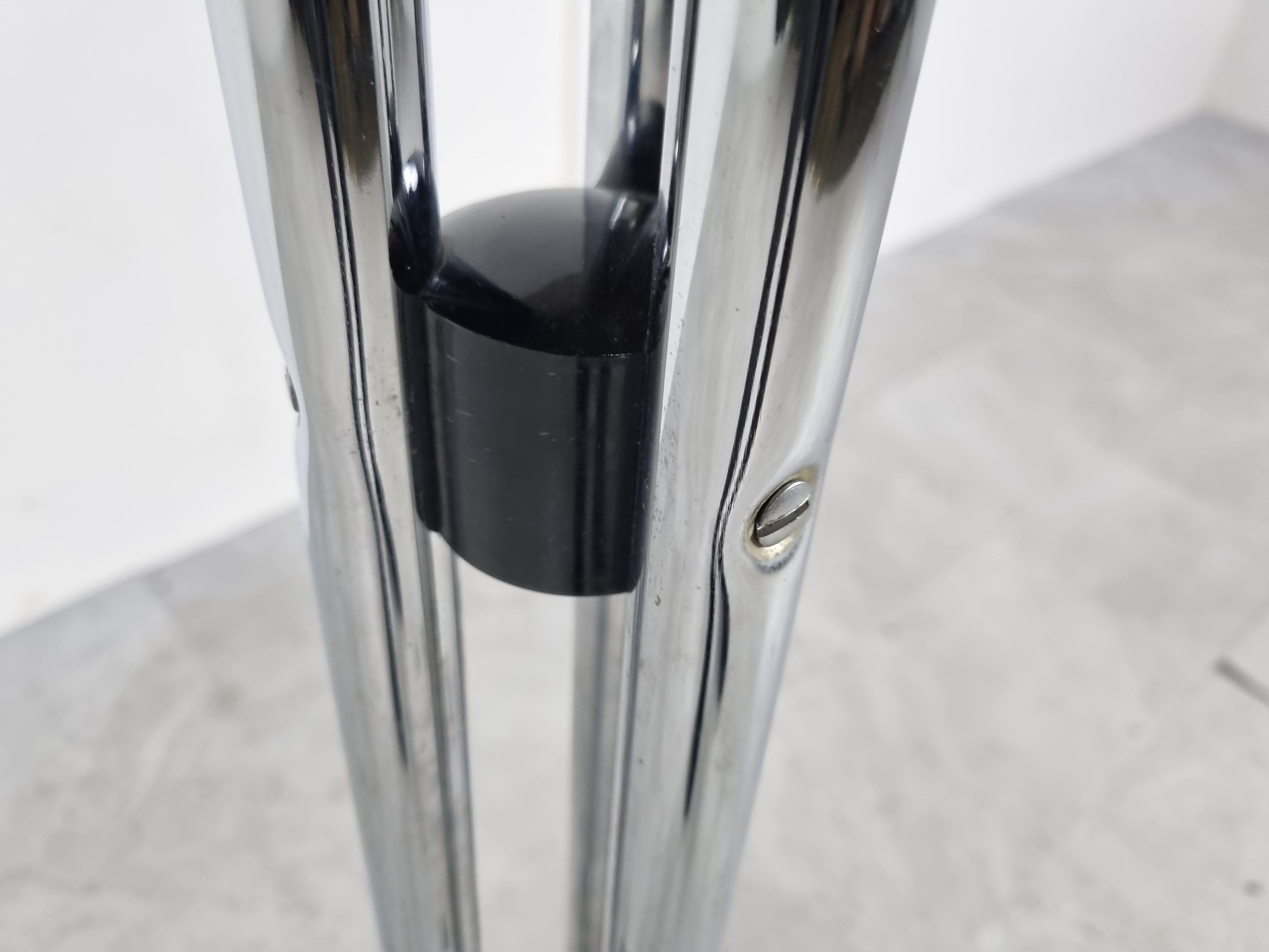 Vintage chromed steel coat stand designed by Willy Van Der Meeren for Tubax. - Model 022

These where widely used in offices and for the Belgian army. 

1970s - Belgium

Good condition with age related wear.

Dimensions:
Height: