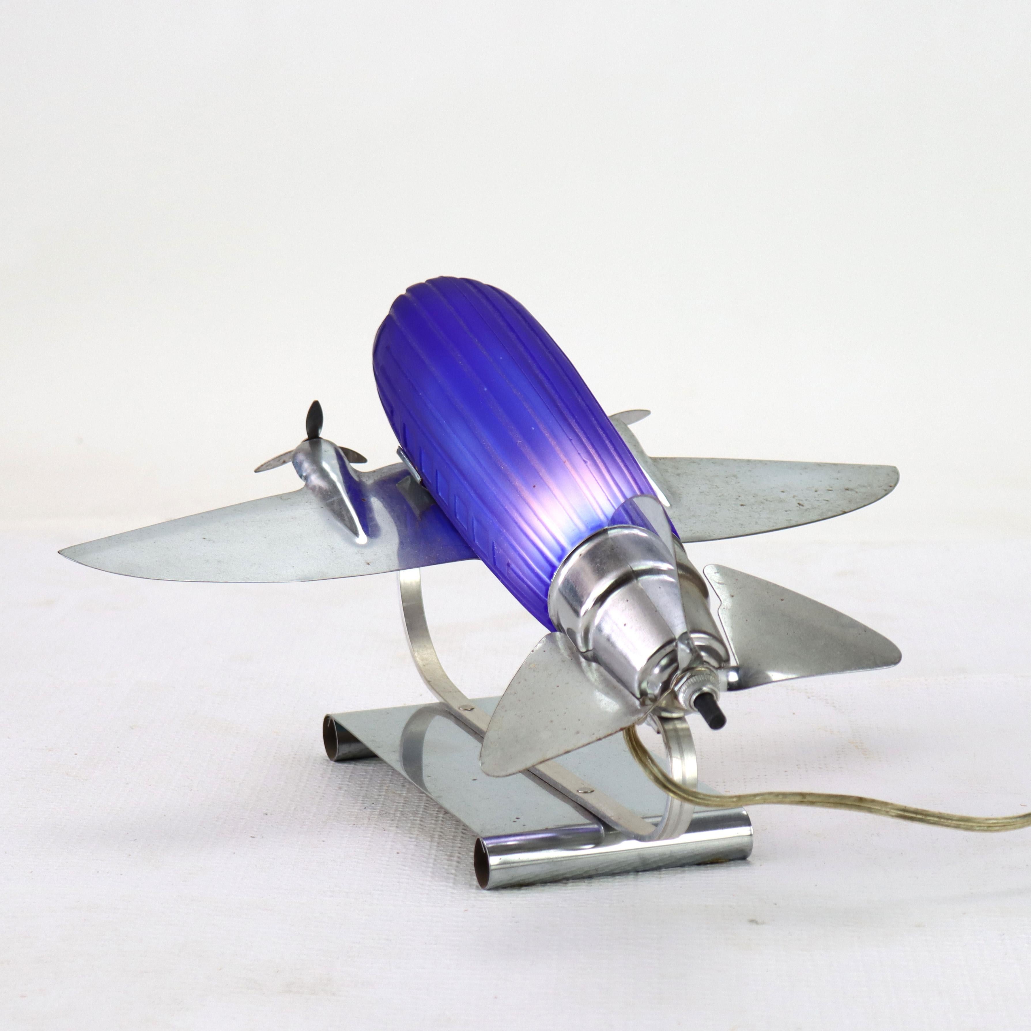 Vintage Chrom & Kobaltblau Art Deco DC-3 Flugzeug Tischlampe C1977 (20. Jahrhundert) im Angebot
