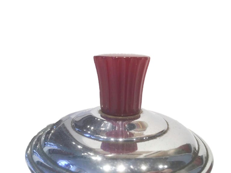American Vintage Chrome Cocktail Shaker with Cherry Red Bakelite Handle and Knob For Sale
