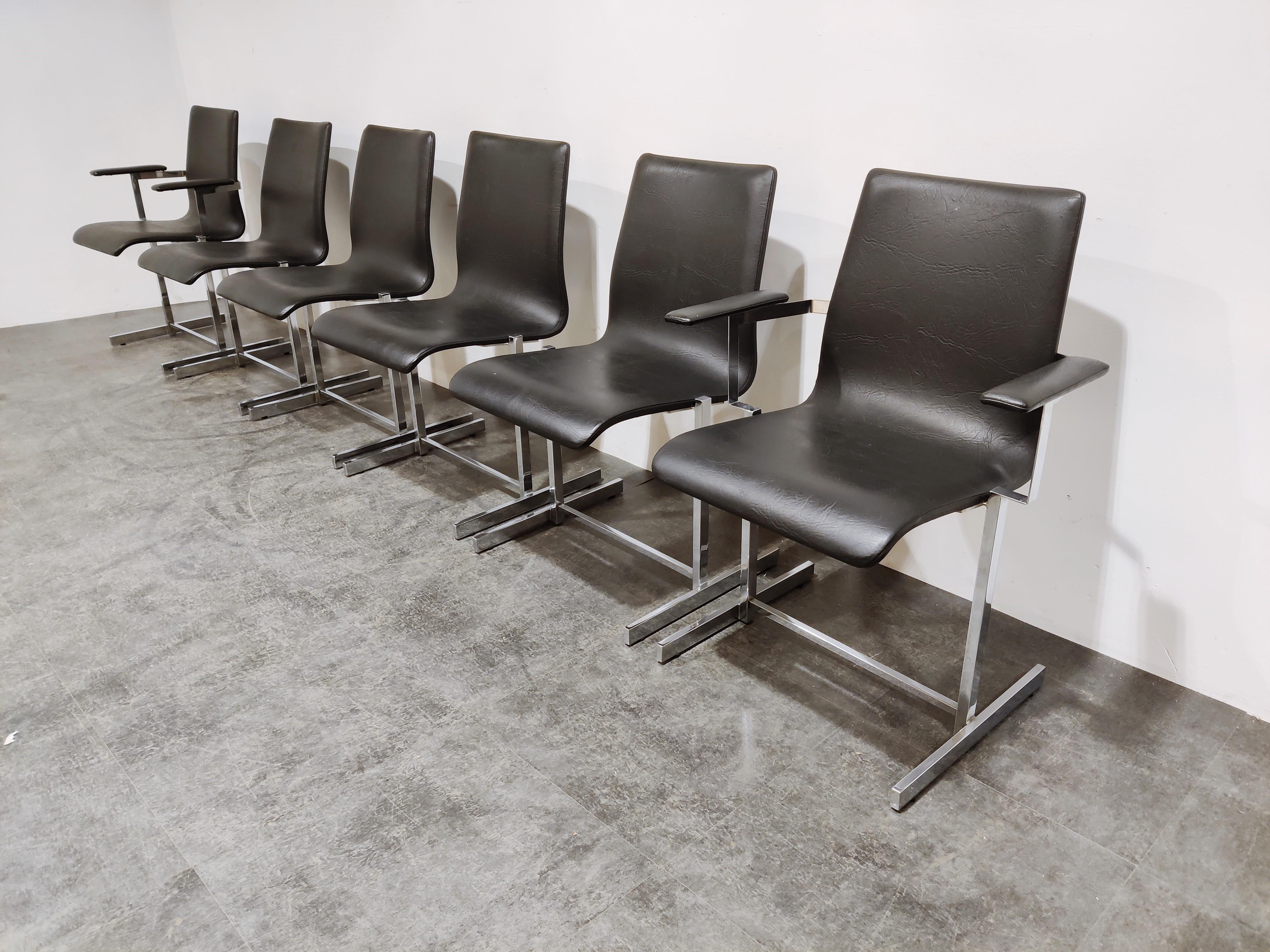 Belge Chaises de salle à manger chromées vintage, 1970 en vente