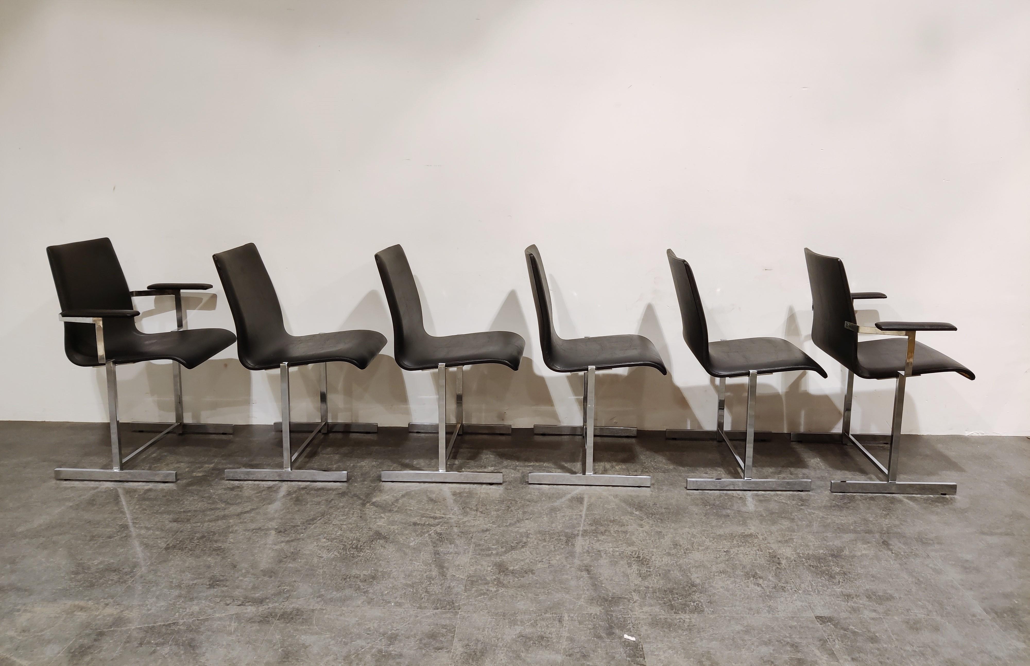 Imitation cuir Chaises de salle à manger chromées vintage, 1970 en vente