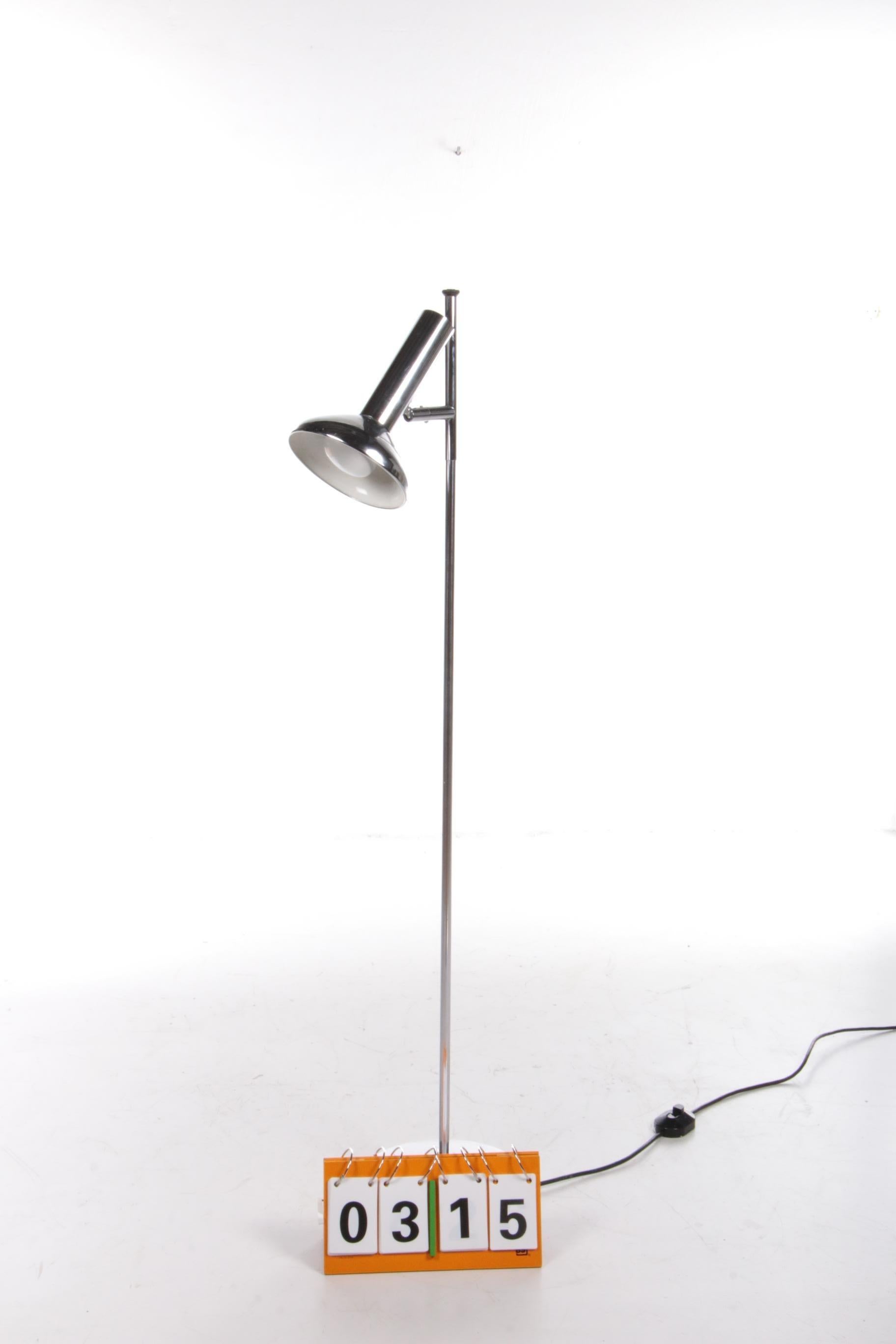 Mid-Century Modern Vintage Chrome Floor Lamp with Adjustable Spot, 1960s German