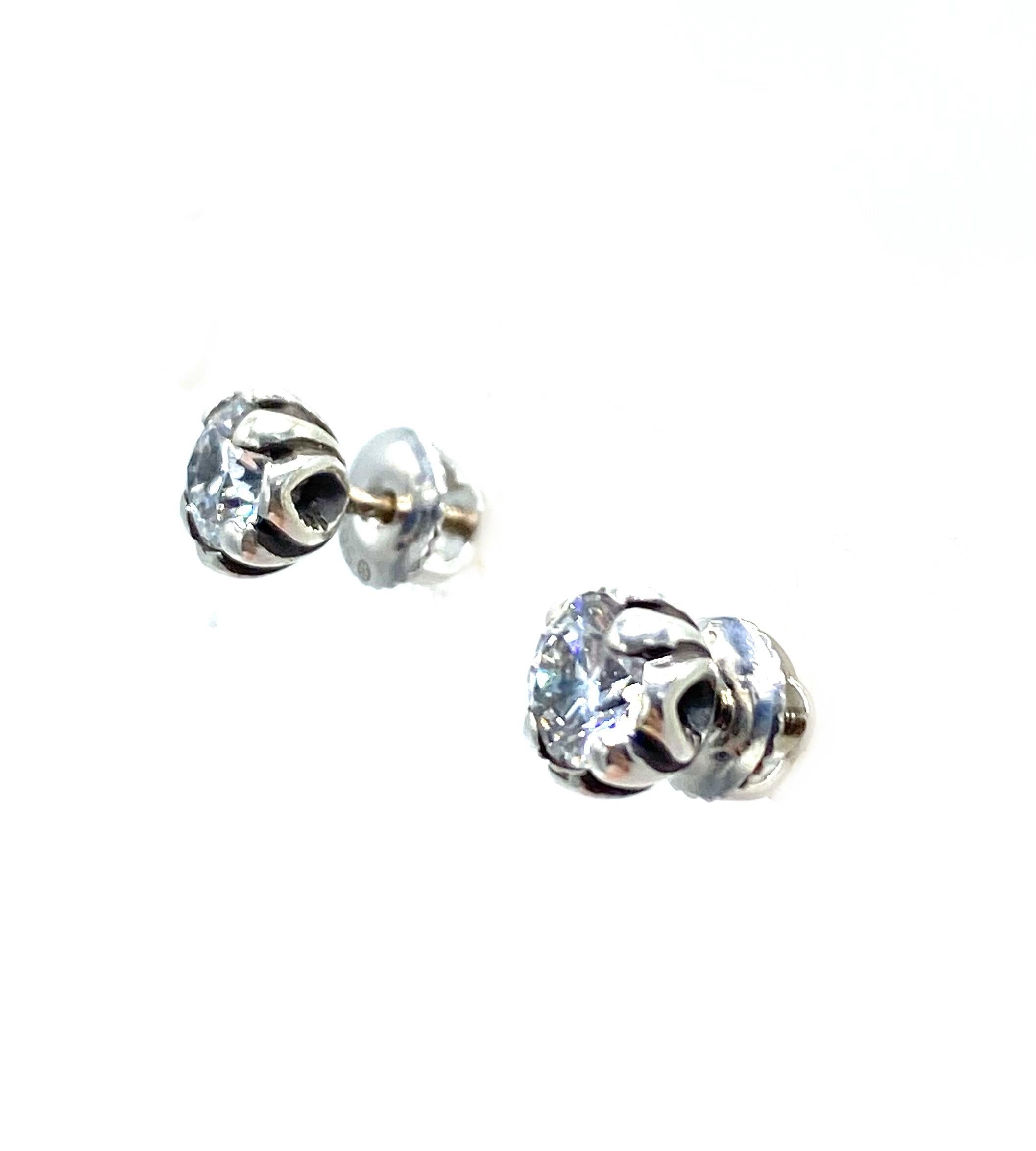 Product details:

The earrings are designed by Chrome Hearts. They feature 1.0 cts of round brilliant cut diamonds, G-H color, 14 karat white gold and screw in closure.
Total weight is 1.8 grams.
