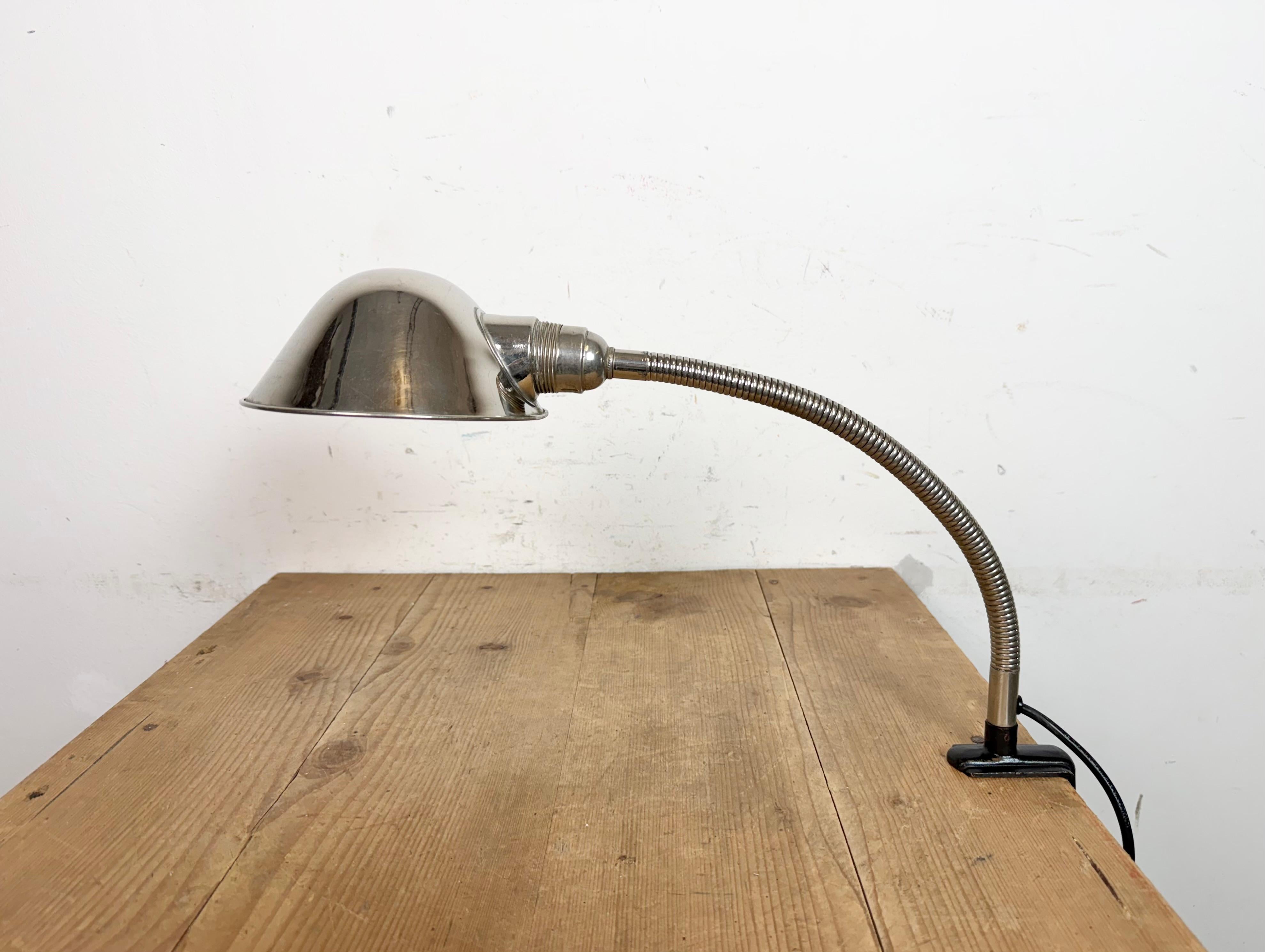 Vintage Chrome Italian Gooseneck Table Lamp, 1950s Bon état - En vente à Kojetice, CZ