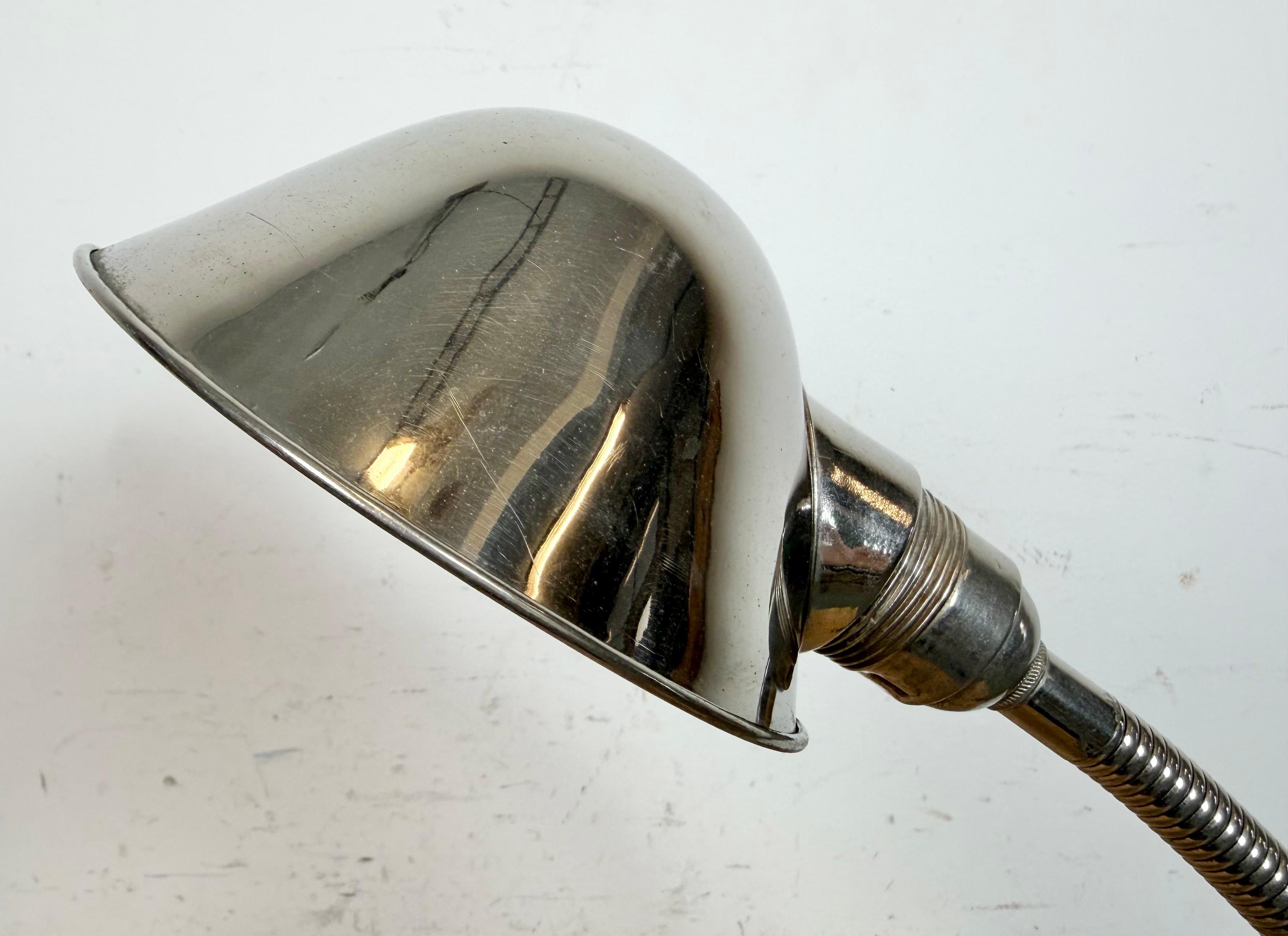 20ième siècle Vintage Chrome Italian Gooseneck Table Lamp, 1950s en vente