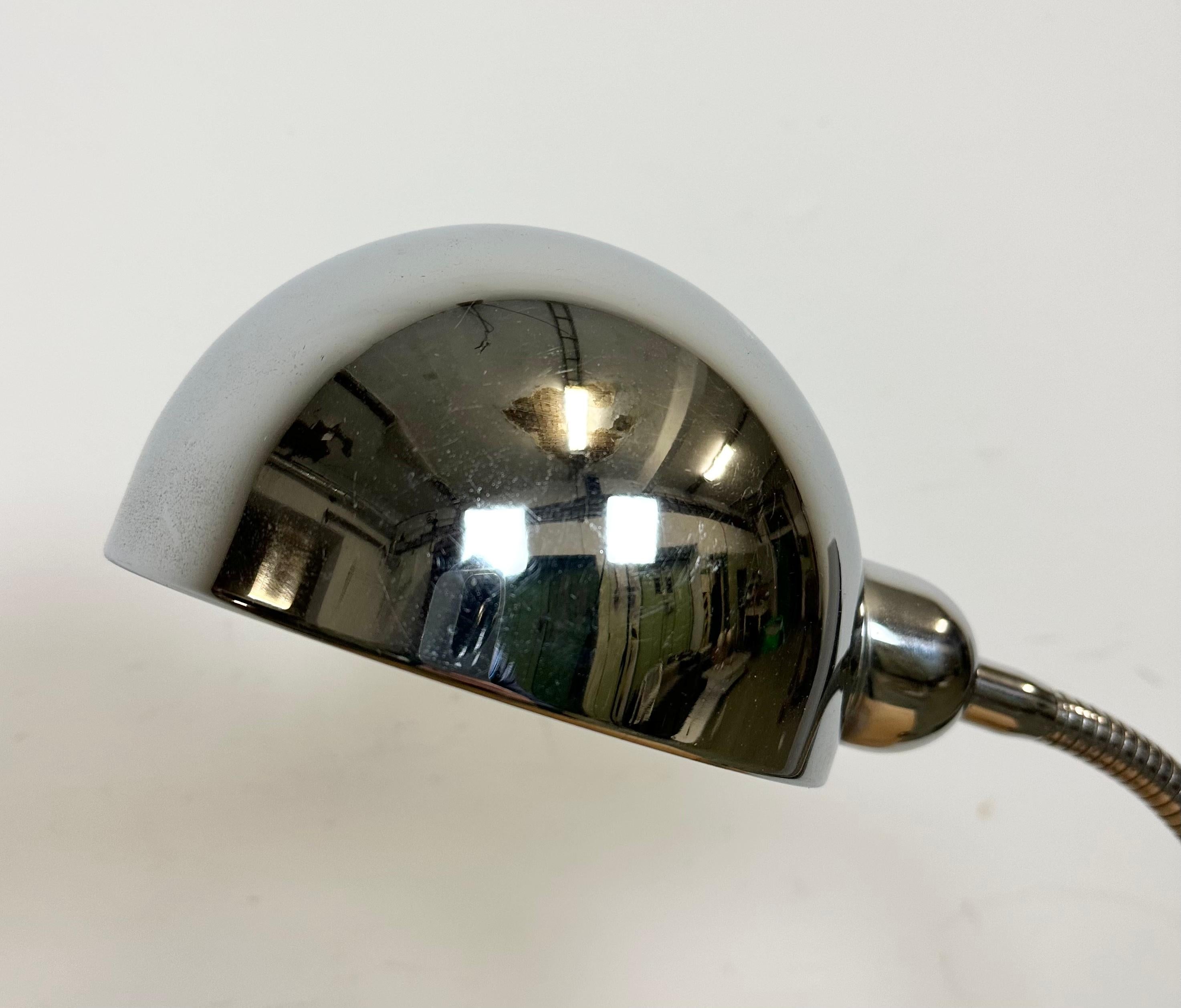 Vintage Italian Gooseneck Table Lamp, Años 60 Industrial en venta