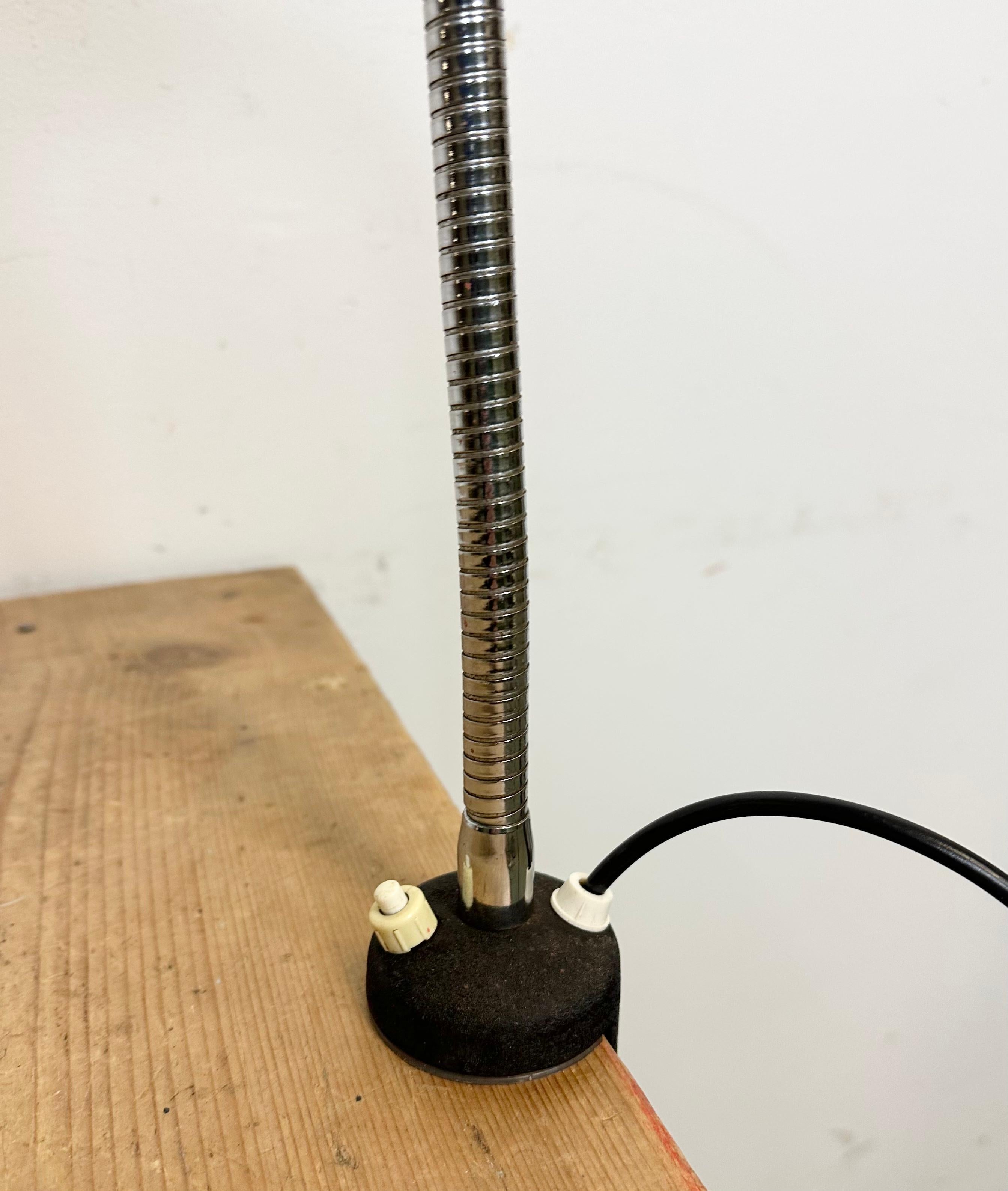 Vintage Italian Gooseneck Table Lamp, Años 60 Italiano en venta
