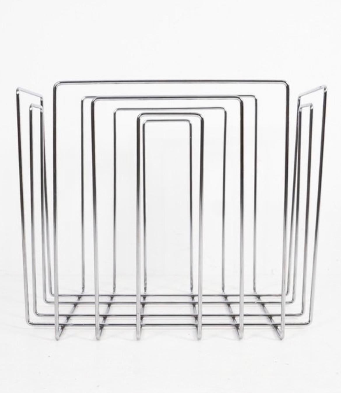 Mid-Century Modern Vintage Chrome Plated Magazin Rack, by Willy Glaeser for TMP, Switzerland, 1970s For Sale