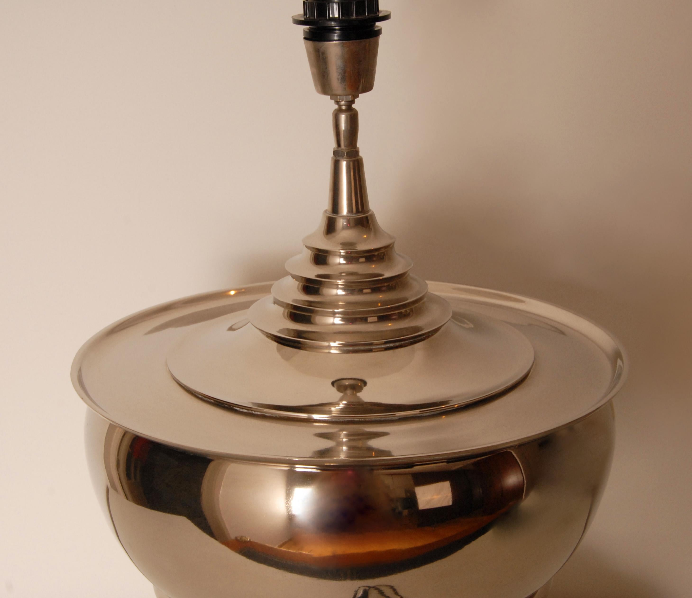 Lámparas de mesa de cromo vintage Lámparas de cromo pulido azul Modernas un par en venta 3