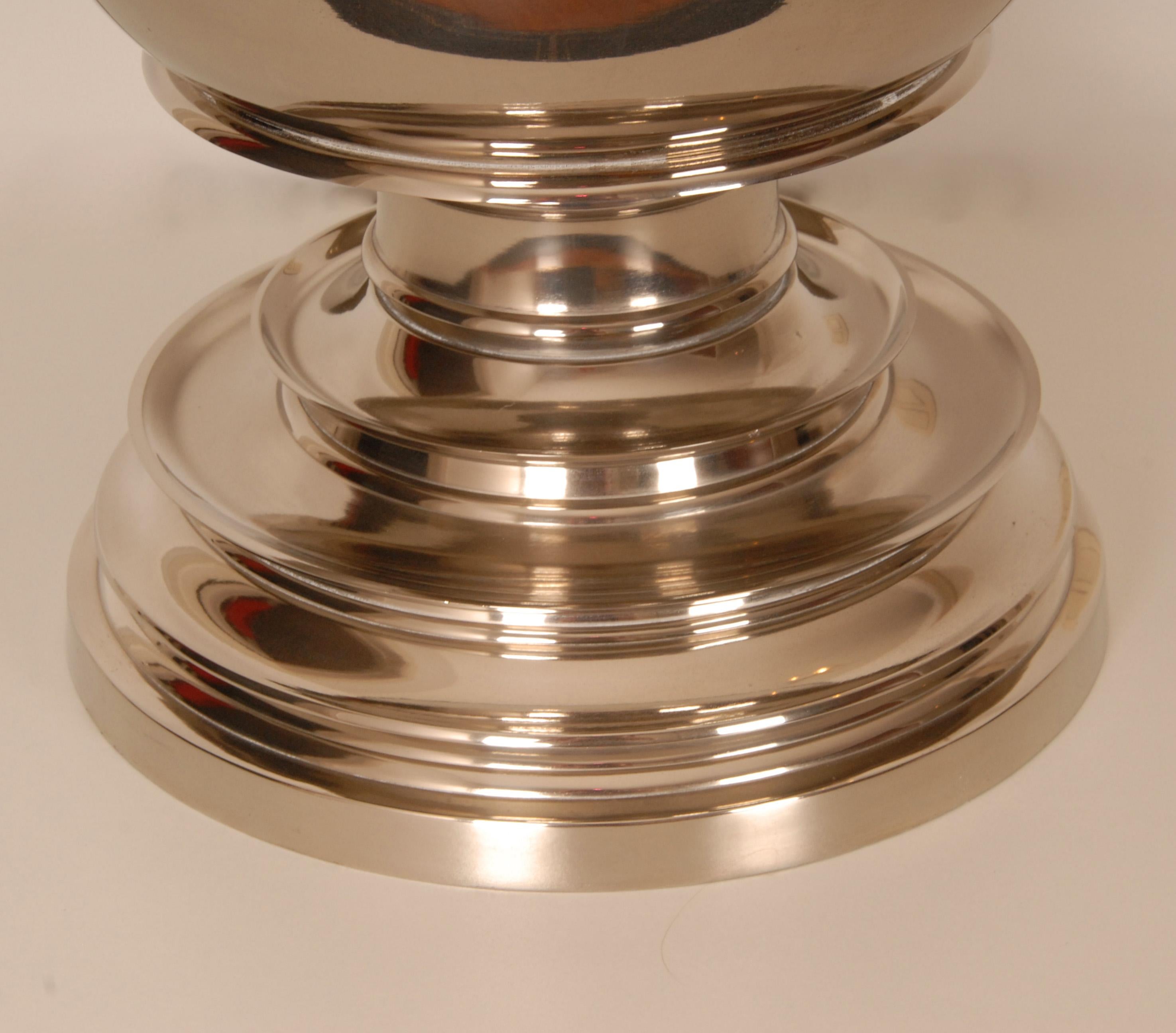 Lámparas de mesa de cromo vintage Lámparas de cromo pulido azul Modernas un par Tela en venta