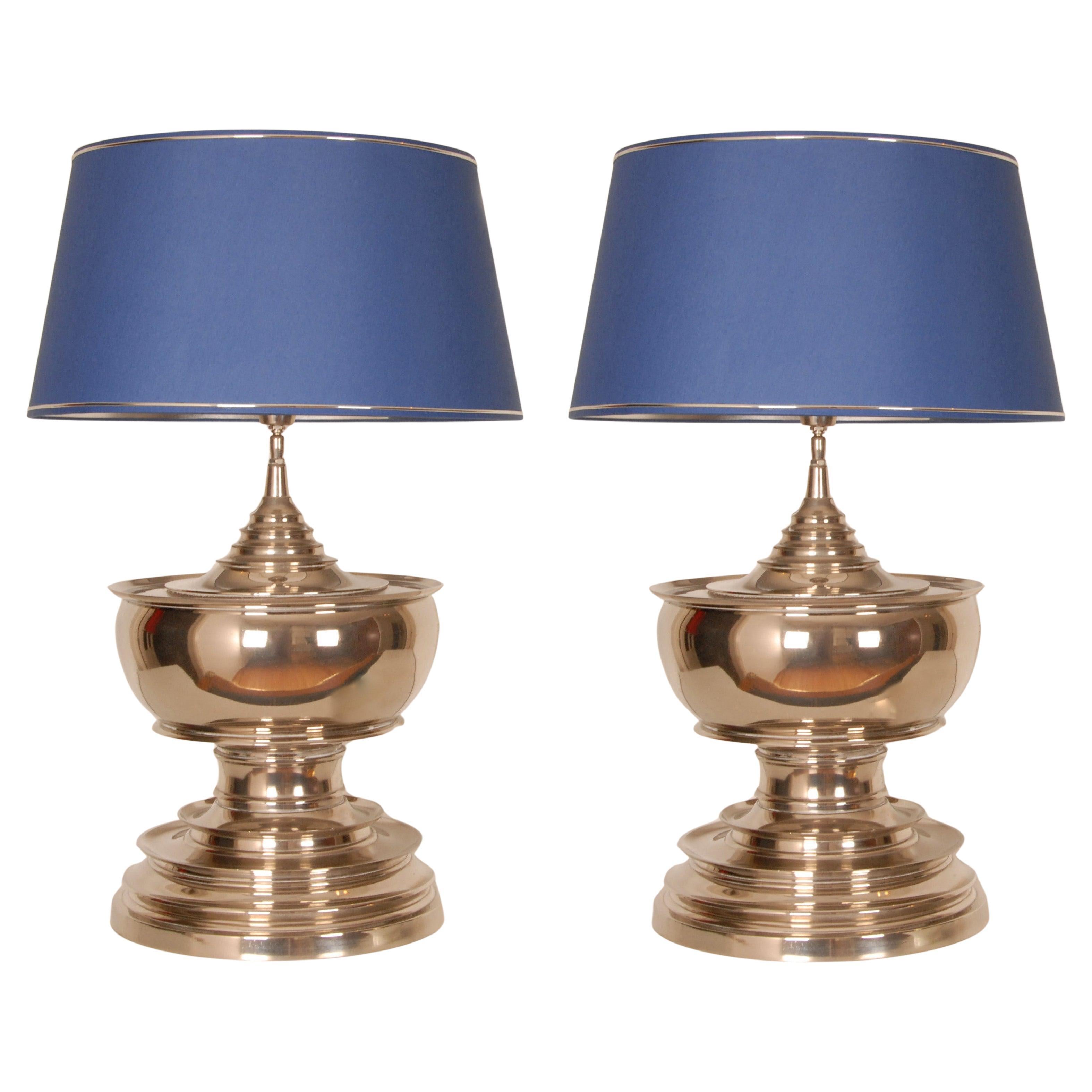 Lámparas de mesa de cromo vintage Lámparas de cromo pulido azul Modernas un par en venta