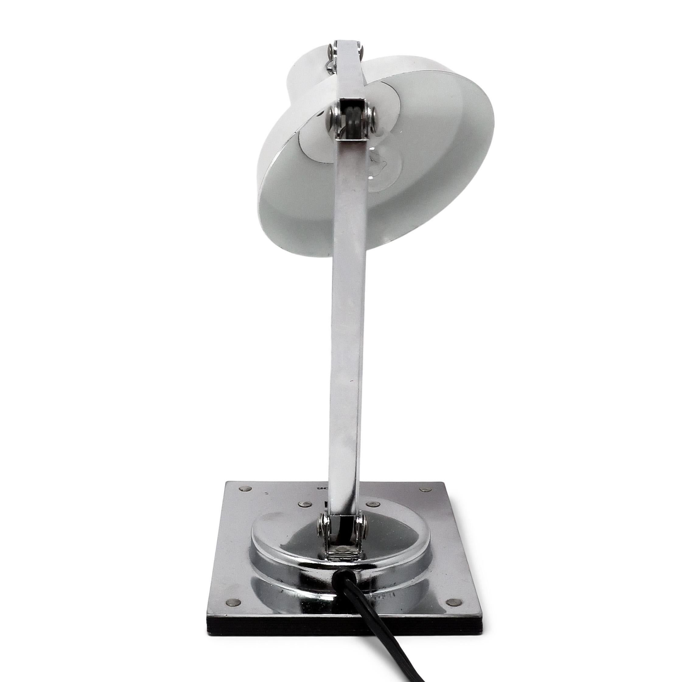 Vintage Chrome Tensor IL 400 Folding Desk Lamp In Good Condition In Brooklyn, NY