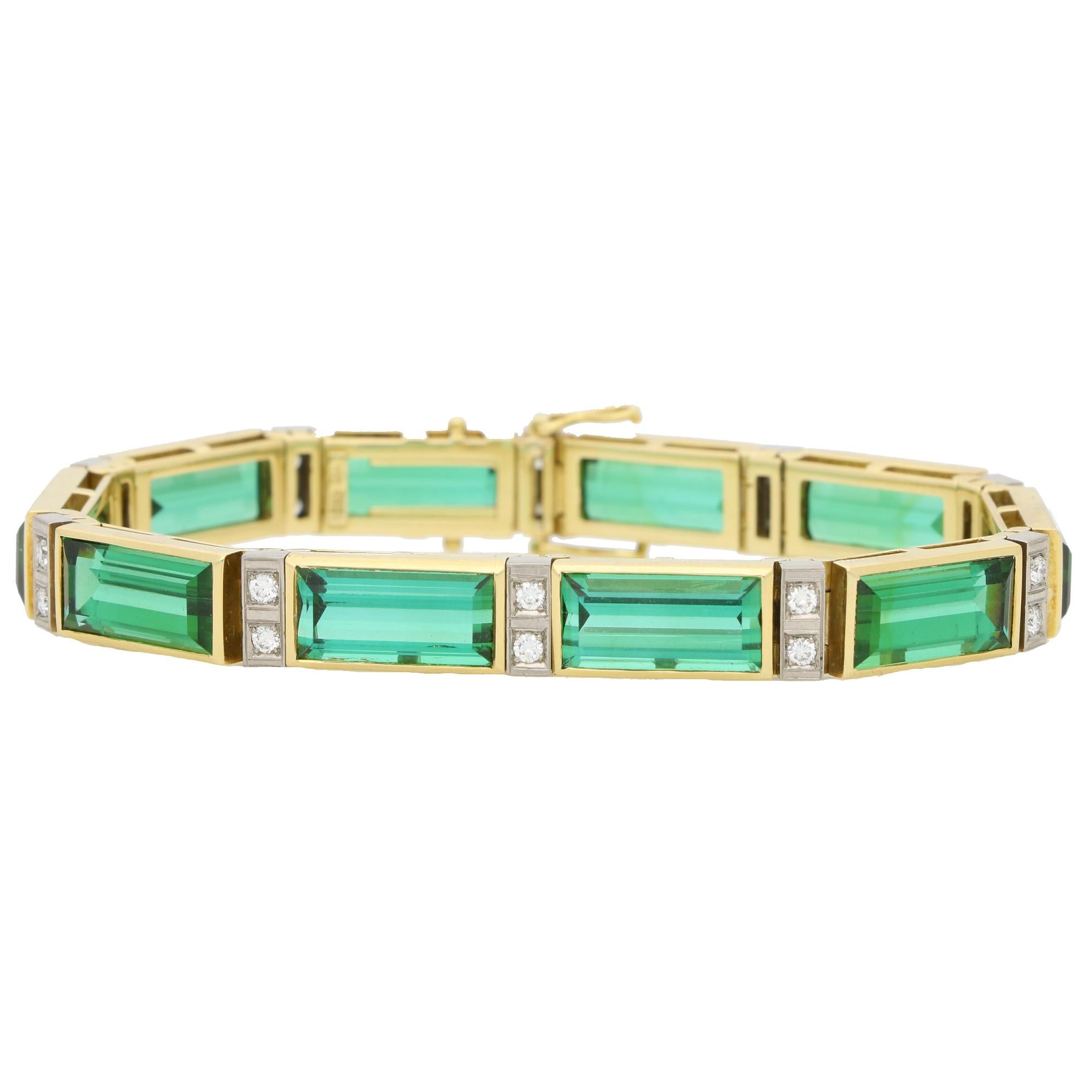 Vintage Chrome Tourmaline and Diamond Panel Bracelet in 18k Yellow Gold In Excellent Condition For Sale In London, GB