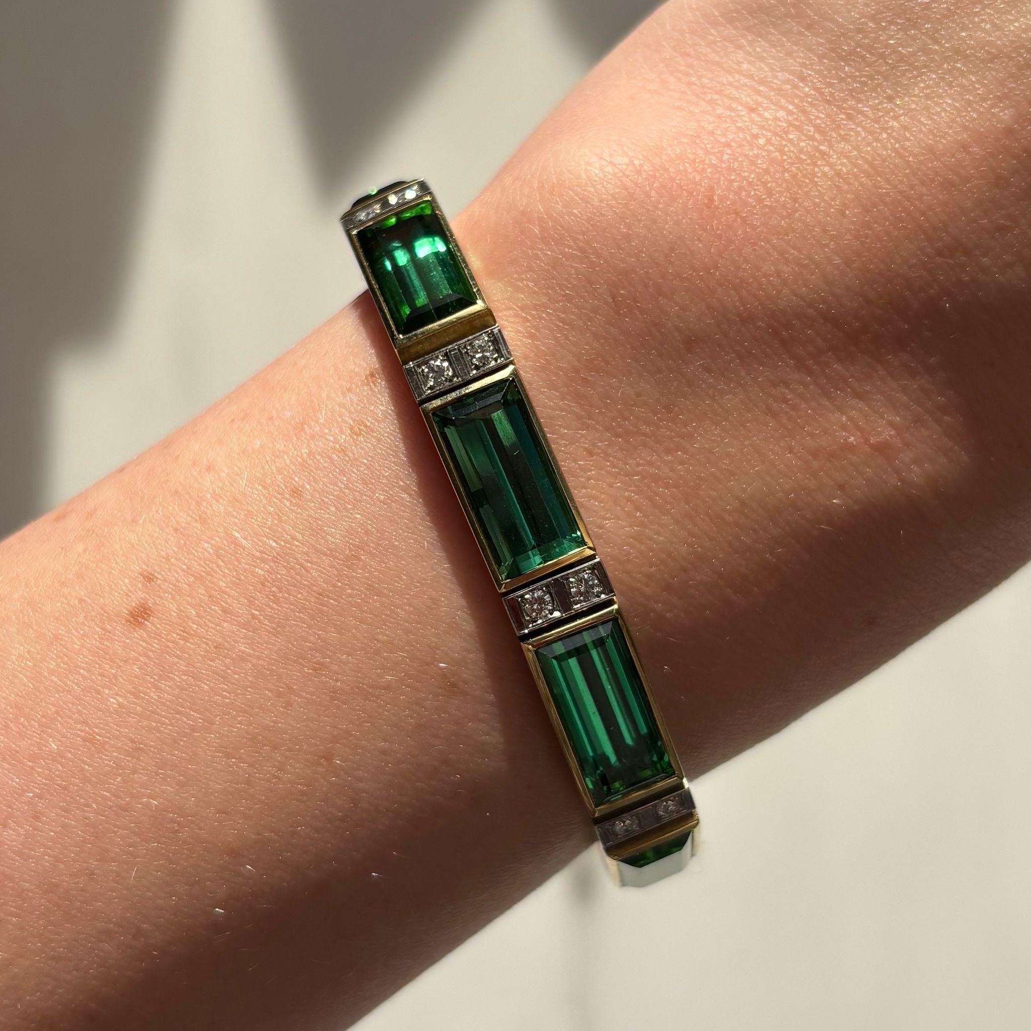 Vintage Chrome Tourmaline and Diamond Panel Bracelet in 18k Yellow Gold For Sale 1
