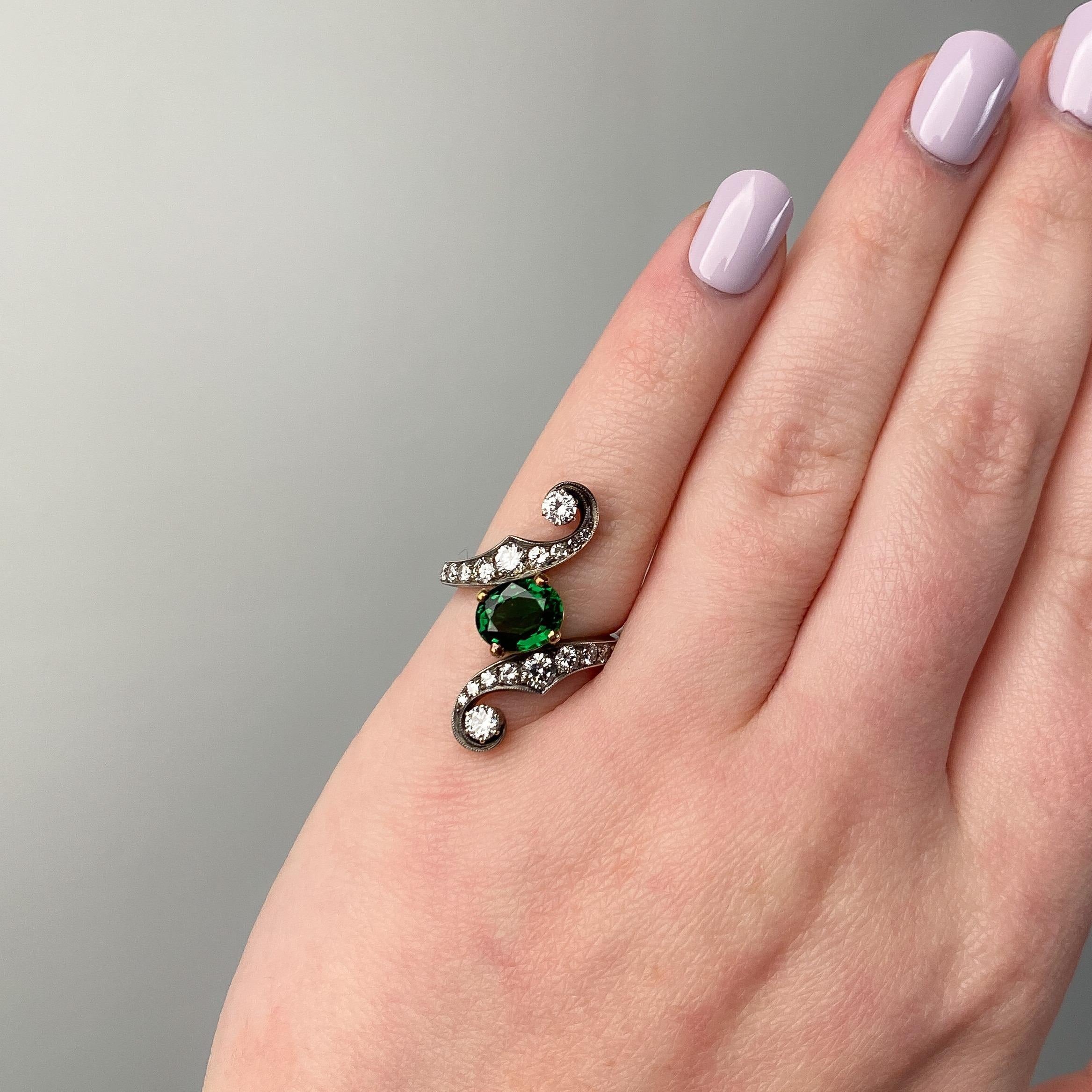 Women's Vintage Chrome Tourmaline and Diamond Ring of 18k Gold by Enrico Cirio For Sale