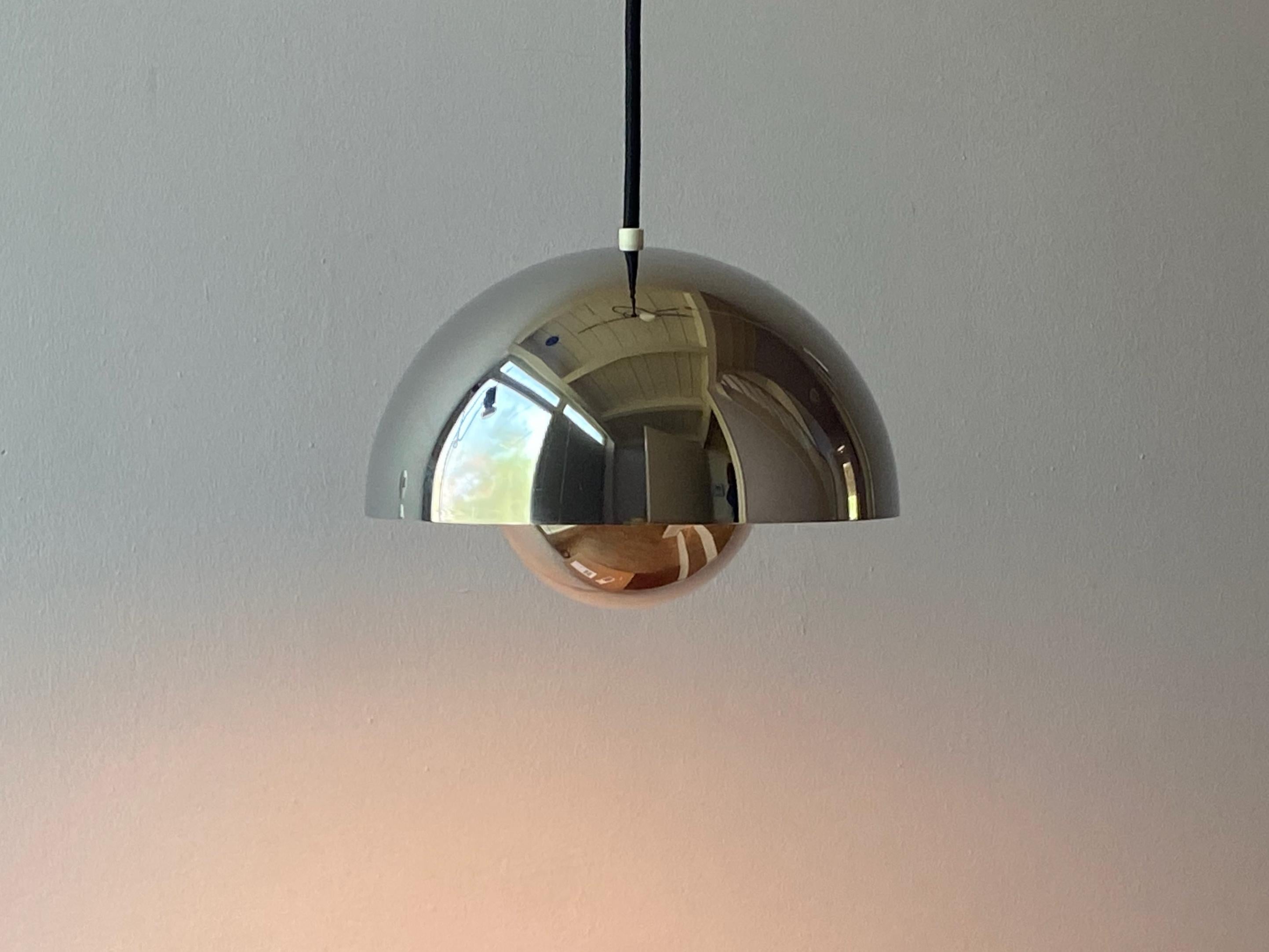 Lampe à suspension vintage chromée Verner Panton en forme de pot de fleurs en émail de Louis Poulsen en vente 3