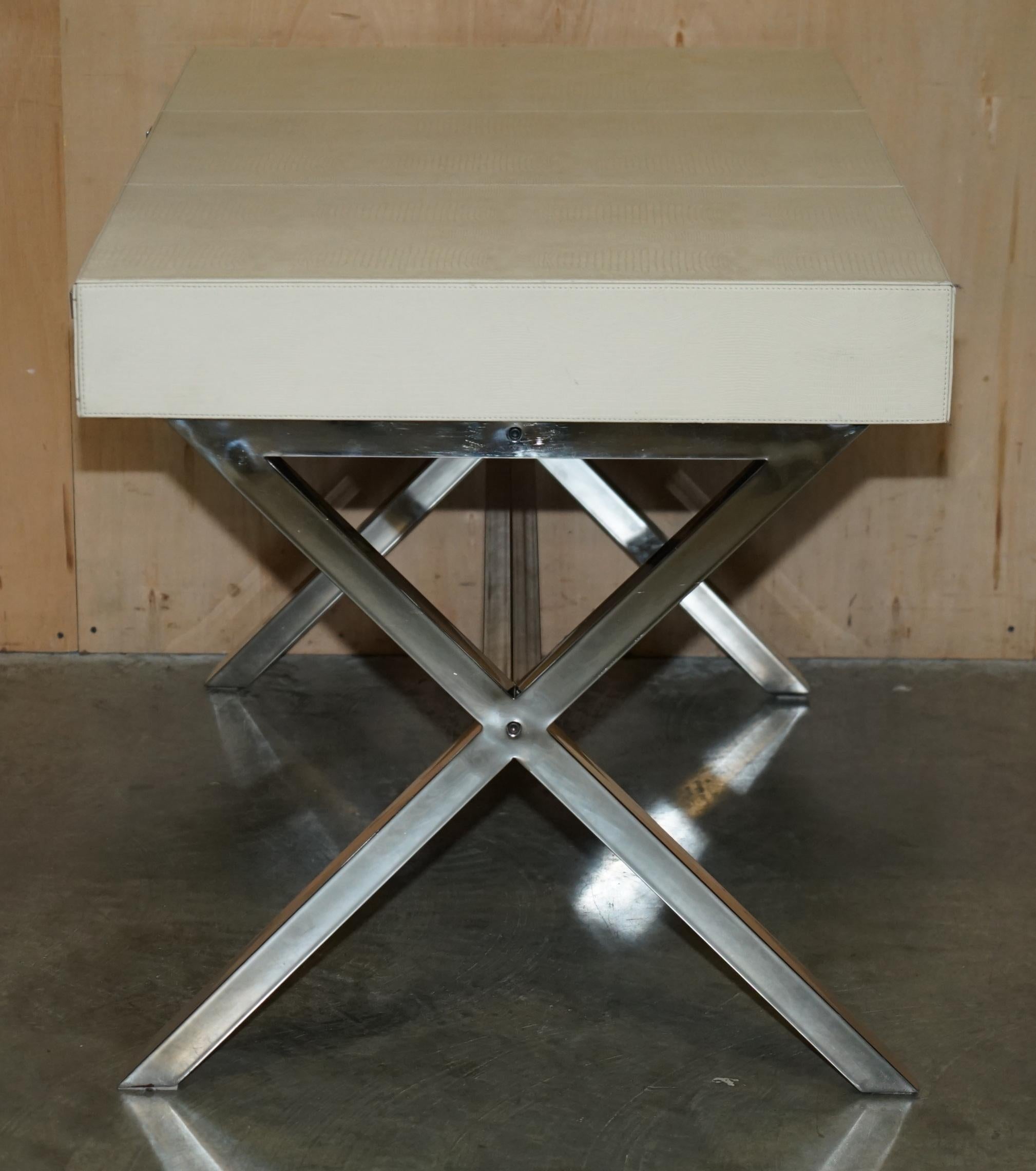 Bureau DE DESIGN DE TABLE D' ALLIGATOR EN CUIR DE CROCODILE À CHROME X FRAME en vente 6