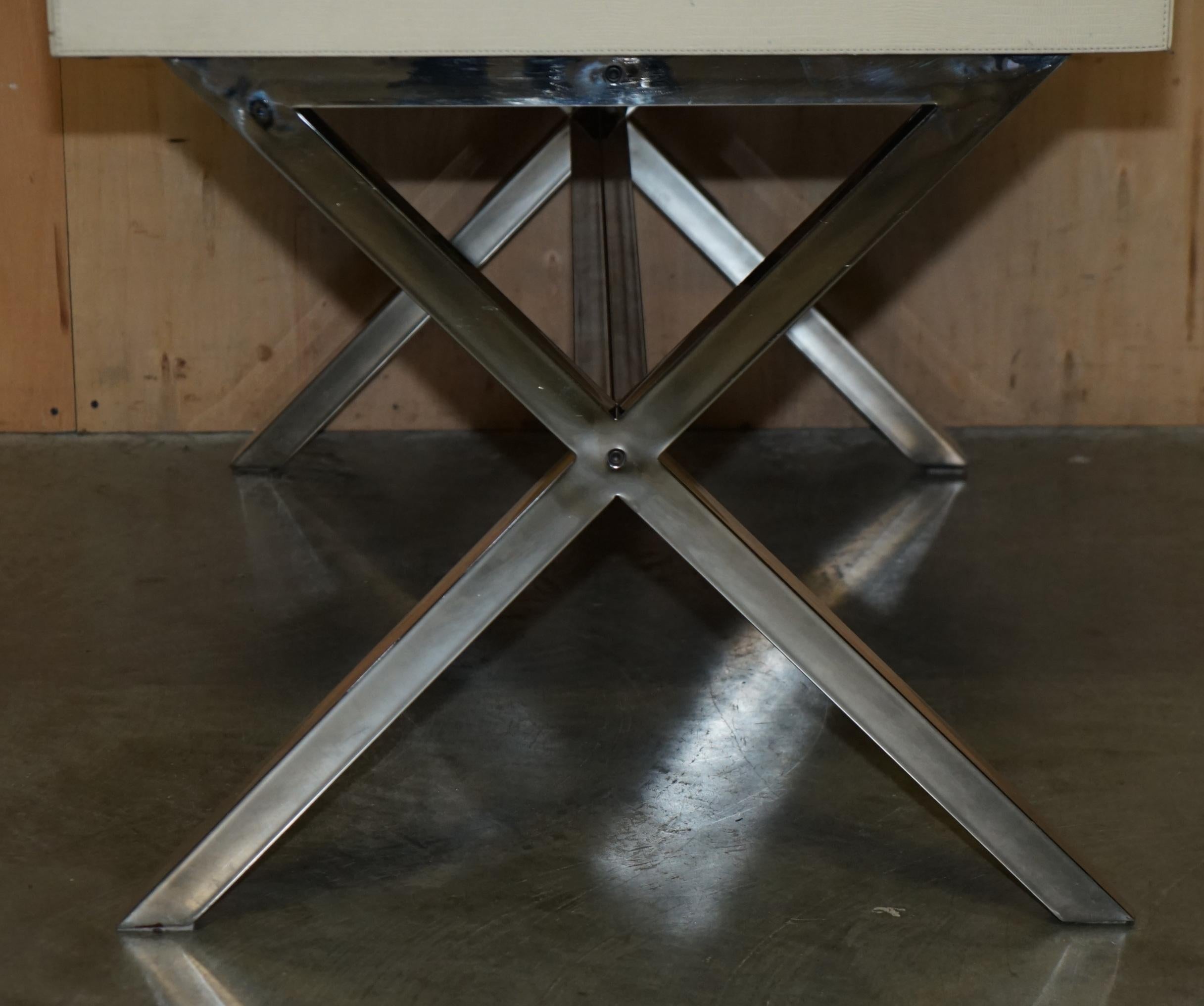 Bureau DE DESIGN DE TABLE D' ALLIGATOR EN CUIR DE CROCODILE À CHROME X FRAME en vente 7