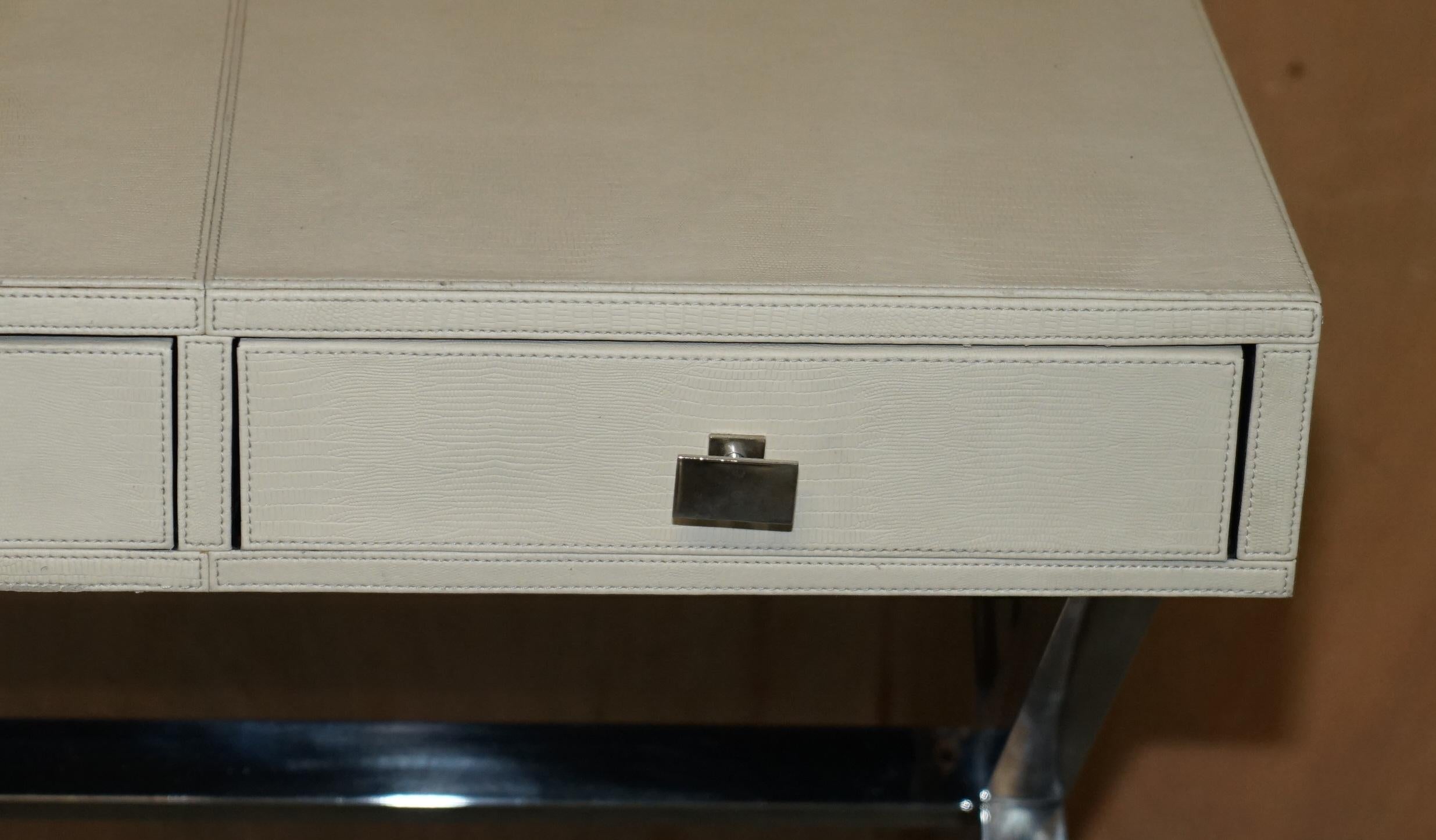 Fait main Bureau DE DESIGN DE TABLE D' ALLIGATOR EN CUIR DE CROCODILE À CHROME X FRAME en vente