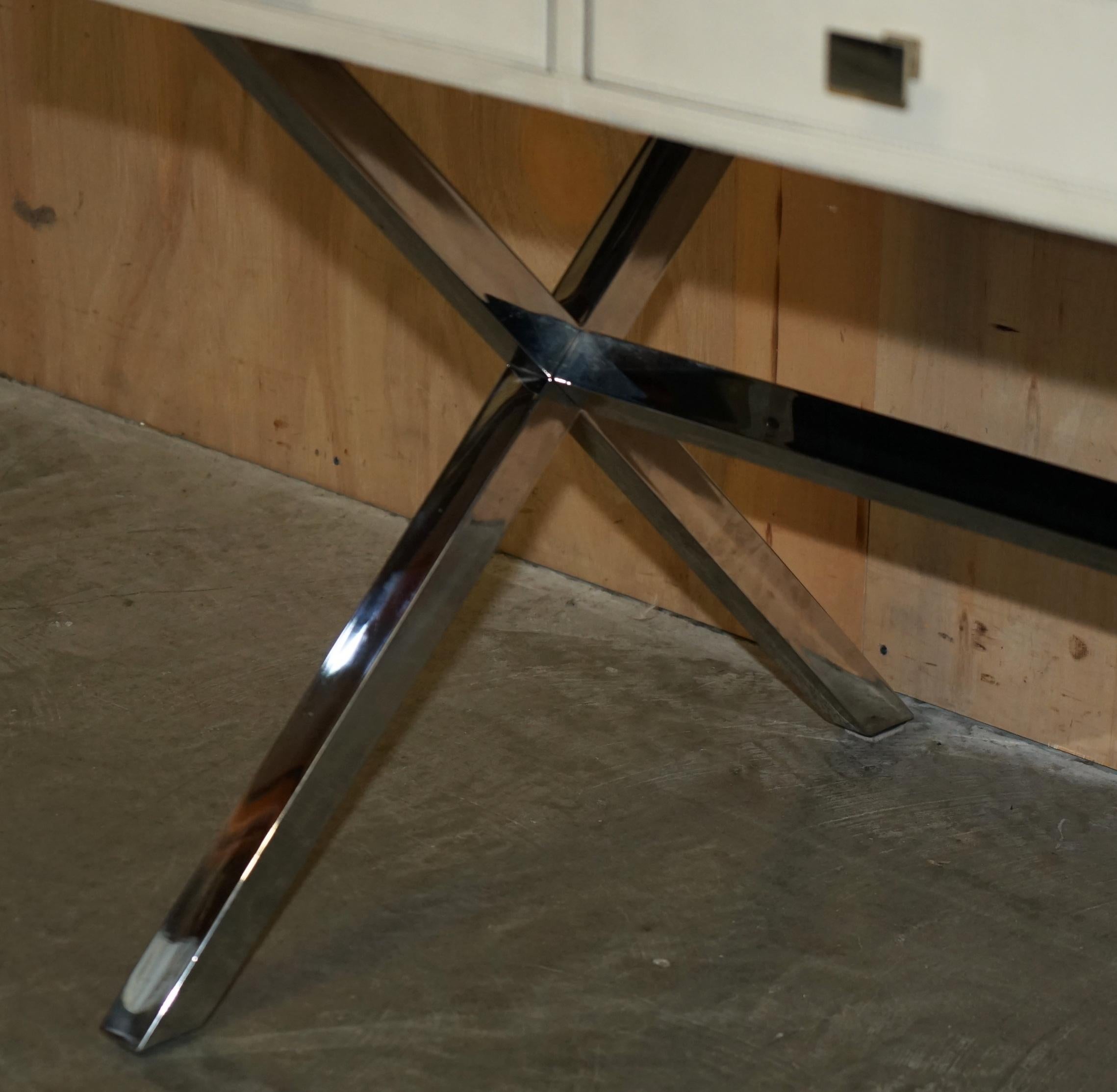 Bureau DE DESIGN DE TABLE D' ALLIGATOR EN CUIR DE CROCODILE À CHROME X FRAME Abîmé - En vente à West Sussex, Pulborough