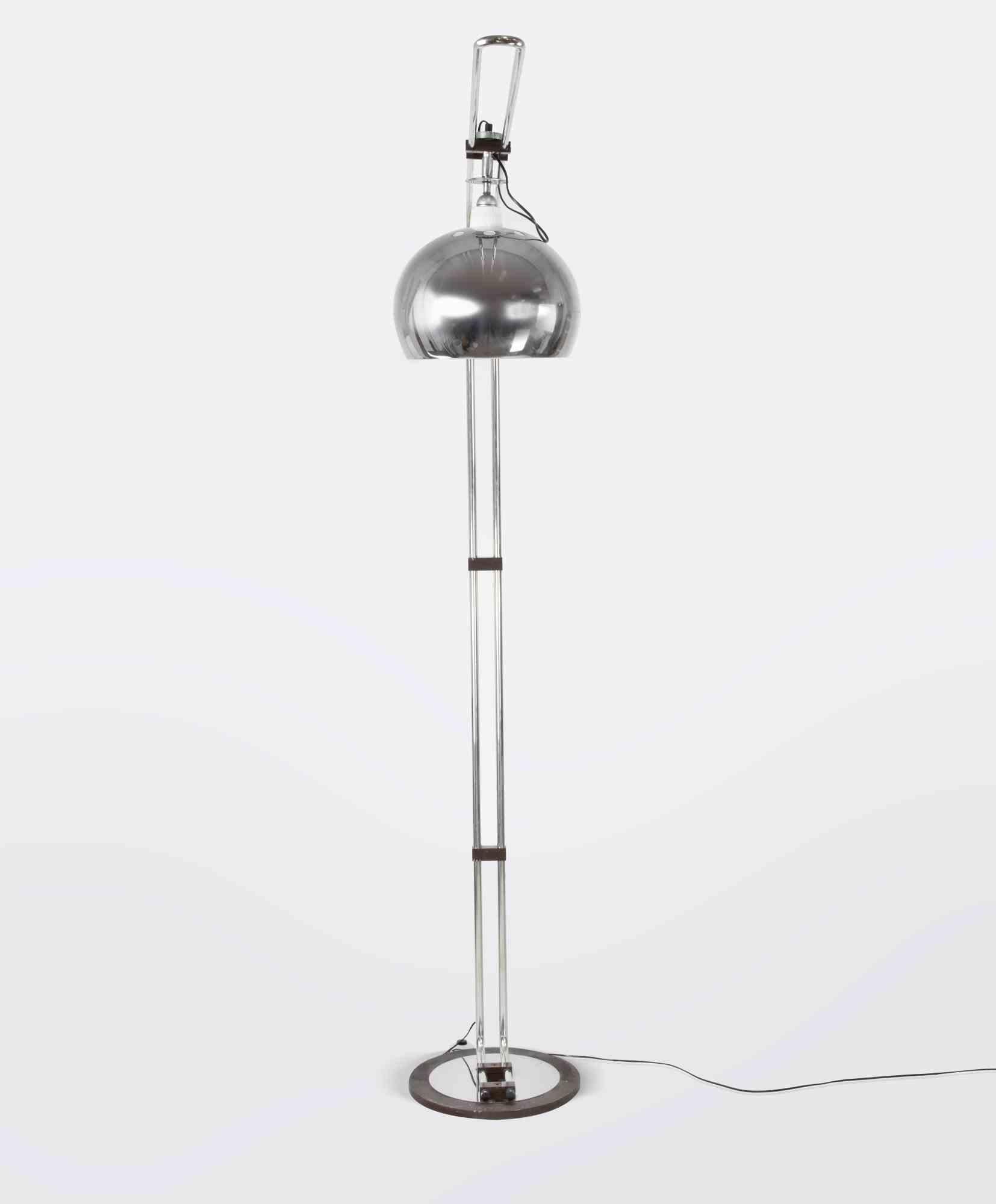 Vintage Chromed Floor Lamp Fabricación Italiana, Años 70 Metal en venta
