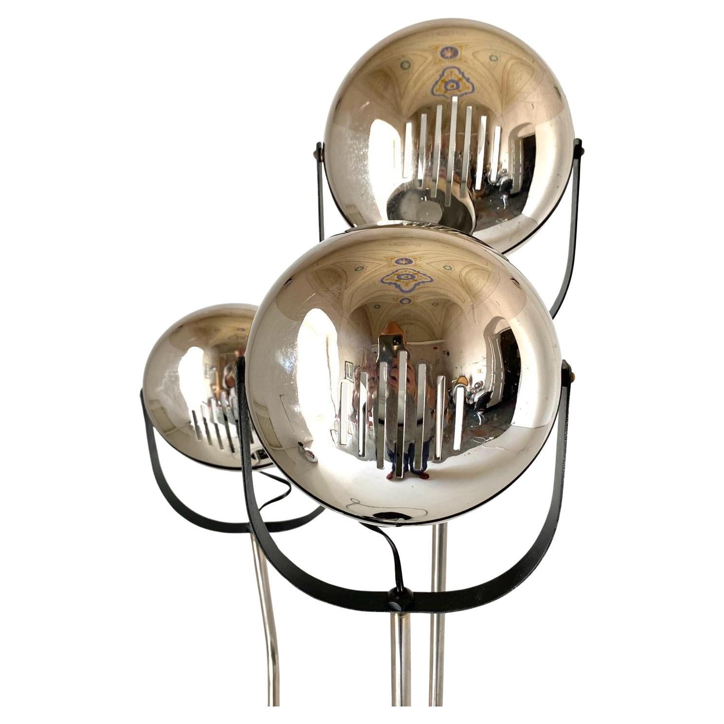 Steel Vintage chromed floor lamp with three adjustable lights spots, Reggiani 1960s For Sale