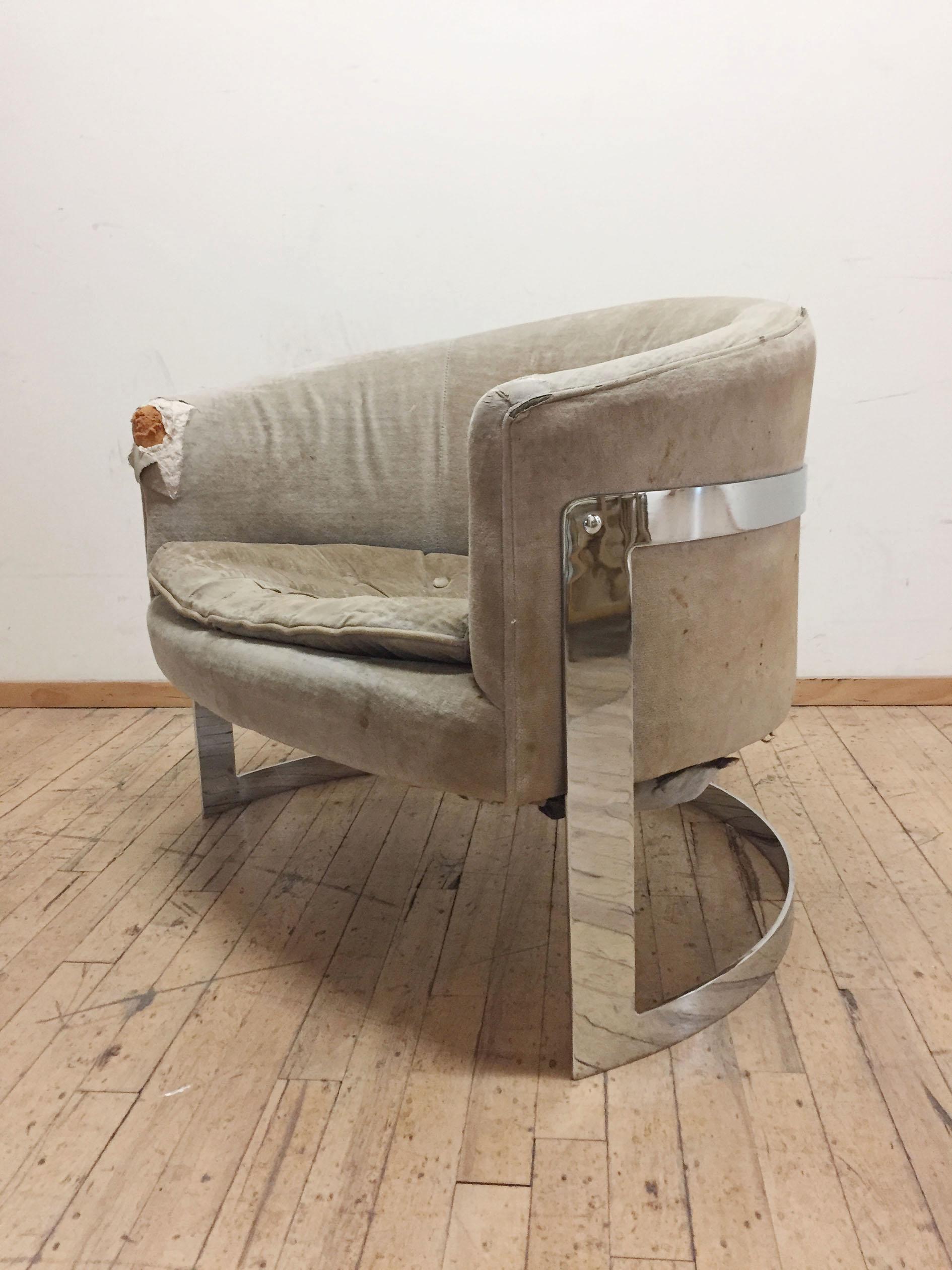 Vintage Chromed Solid Bar Steel U-Form Lounge Club Chair In Good Condition For Sale In Chicago, IL