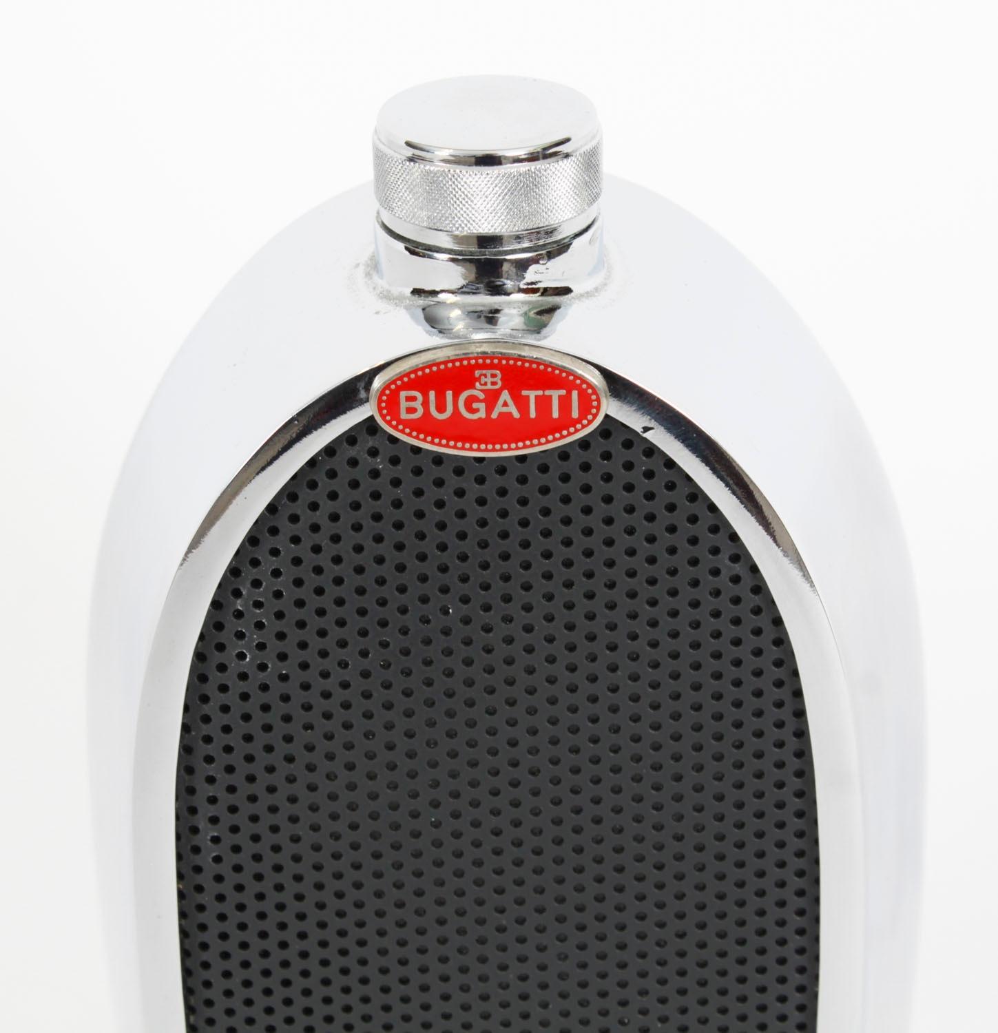 20ième siècle Carafe radiateur Bugatti vintage de la fin du 20e siècle en vente