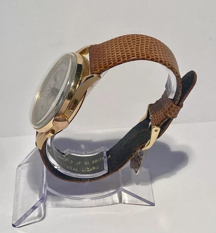 Women's or Men's Vintage Chronograph Suisse 18ct Rose Gold Antimagnetic 17 Jewels Watch Ca 1950's