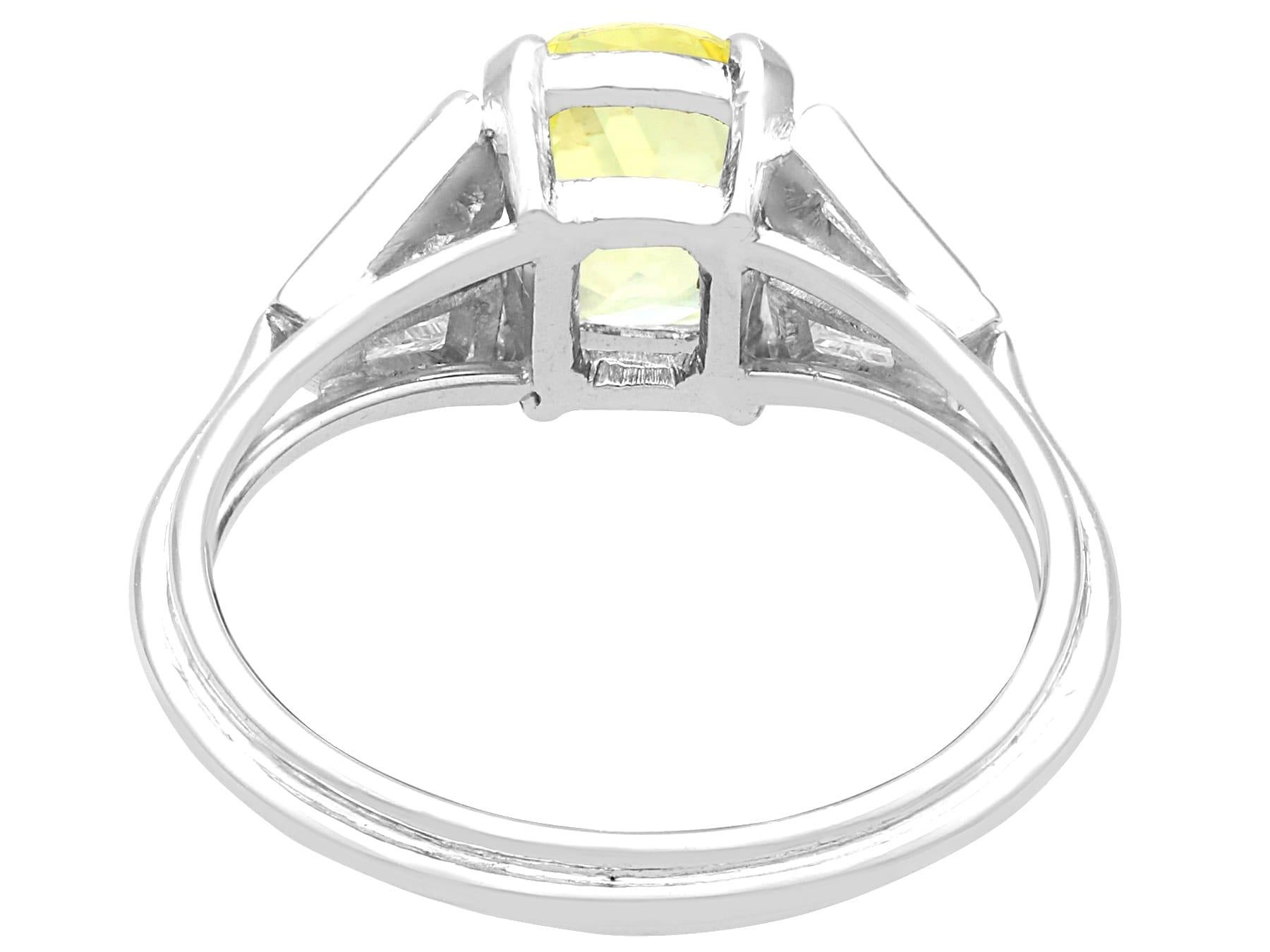 Vintage 2.16 Carat Chrysoberyl and Diamond 18k White Gold Dress Ring In Excellent Condition For Sale In Jesmond, Newcastle Upon Tyne