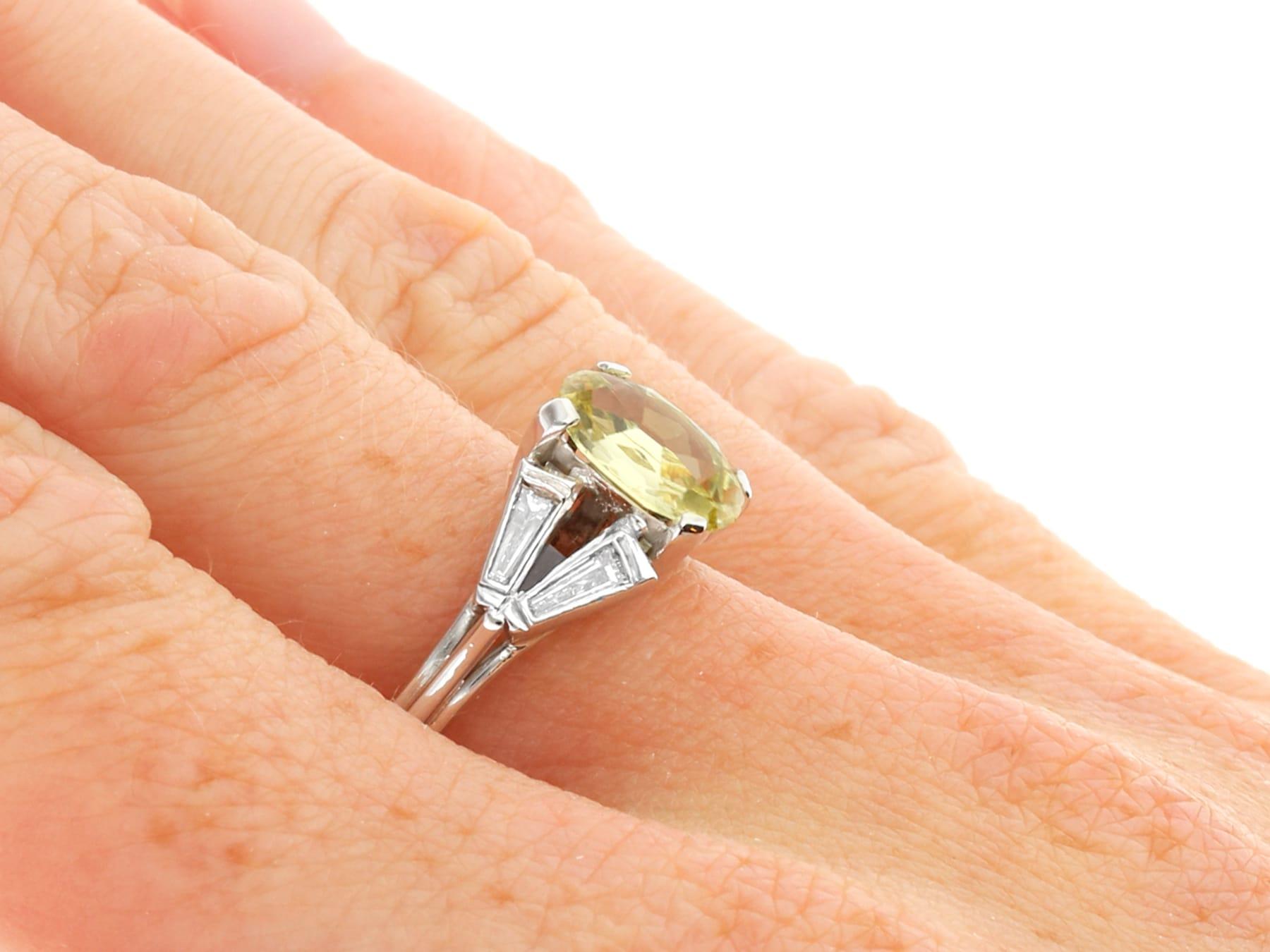 Vintage 2.16ct Chrysoberyl and Diamond 18k White Gold Dress Ring For Sale 3