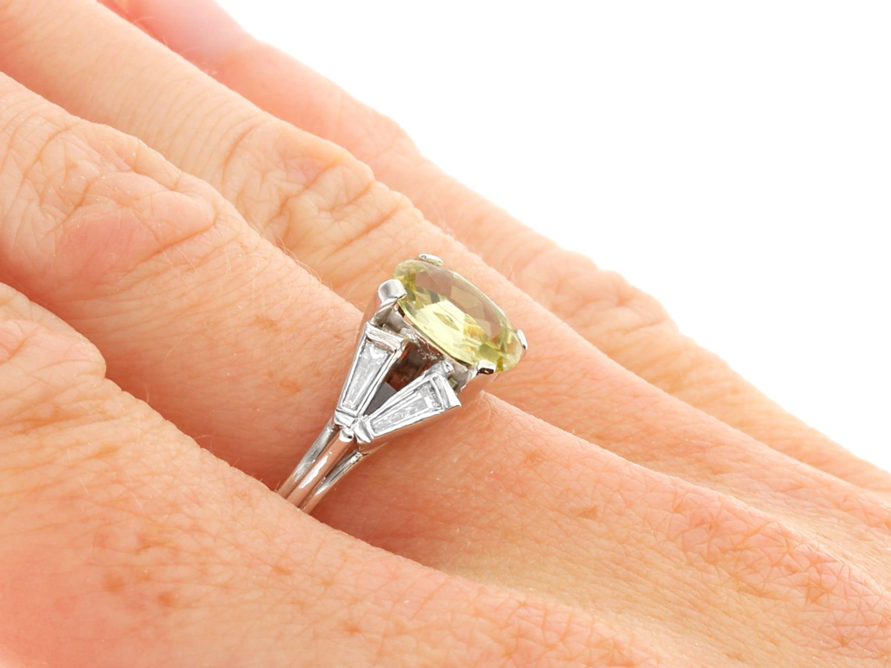 Vintage 2.16 Carat Chrysoberyl and Diamond 18k White Gold Dress Ring For Sale 3