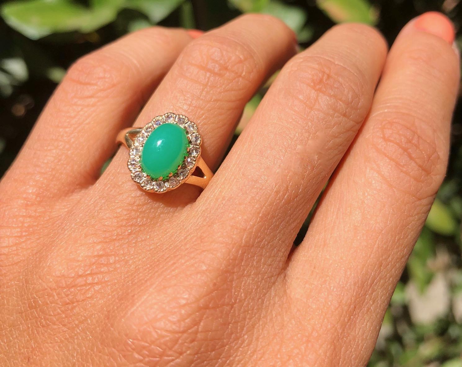 Vintage Chrysoprase Rosecut Diamond Halo 1.4 Carat 14 Karat Gold Cocktail Ring In Good Condition For Sale In Crownsville, MD