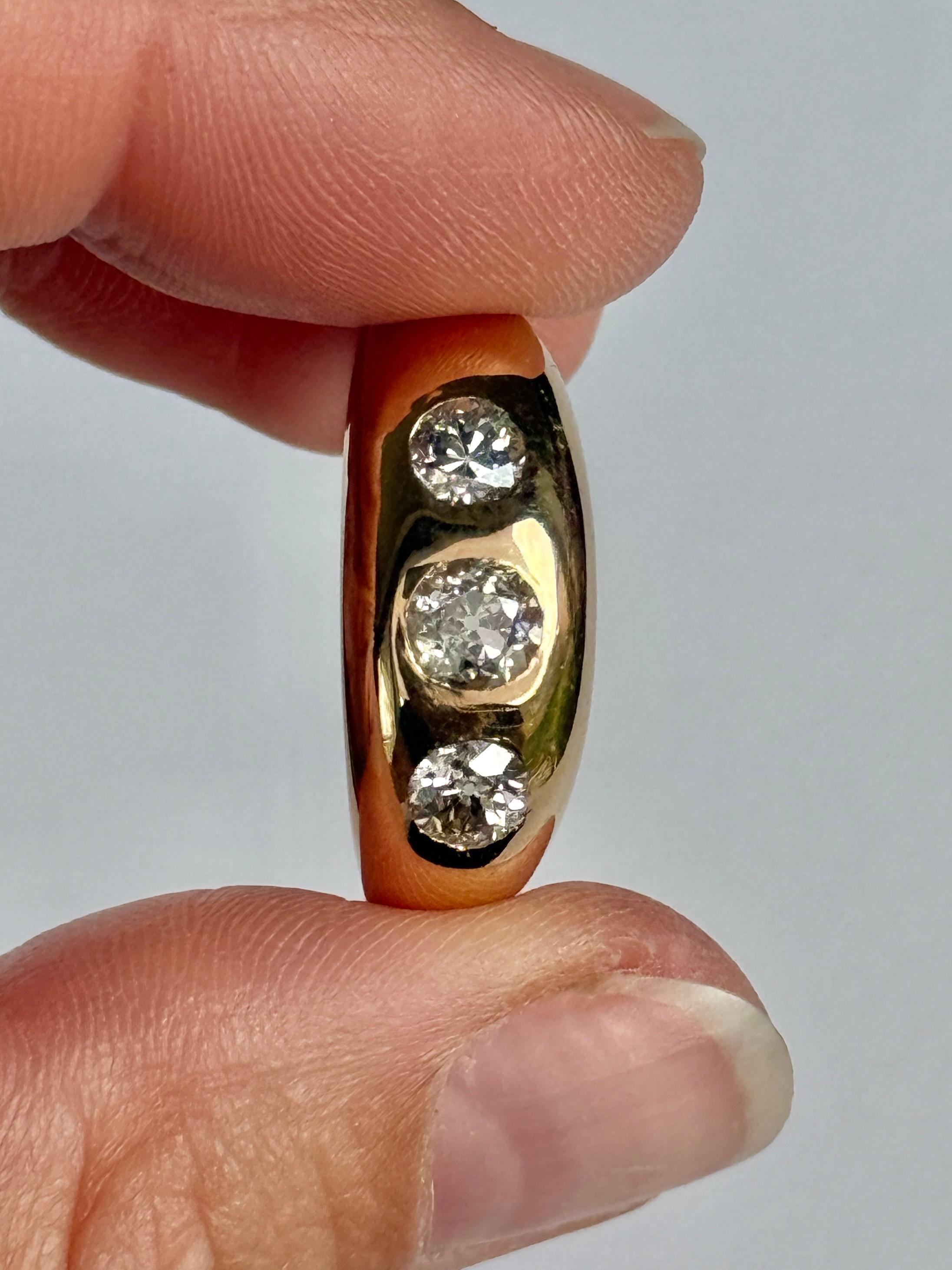 Anello a tre pietre con diamanti e oro 18 carati vintage In condizioni buone in vendita a Chipping Campden, GB