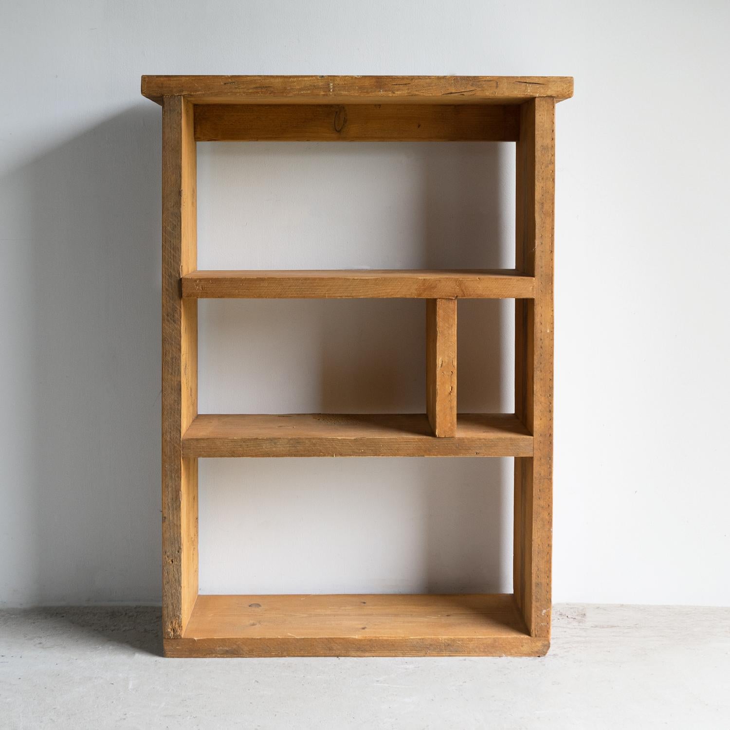 Vintage Chunky Pine Storage Shelves, Mid To Late 20th Century In Good Condition For Sale In Bristol, GB