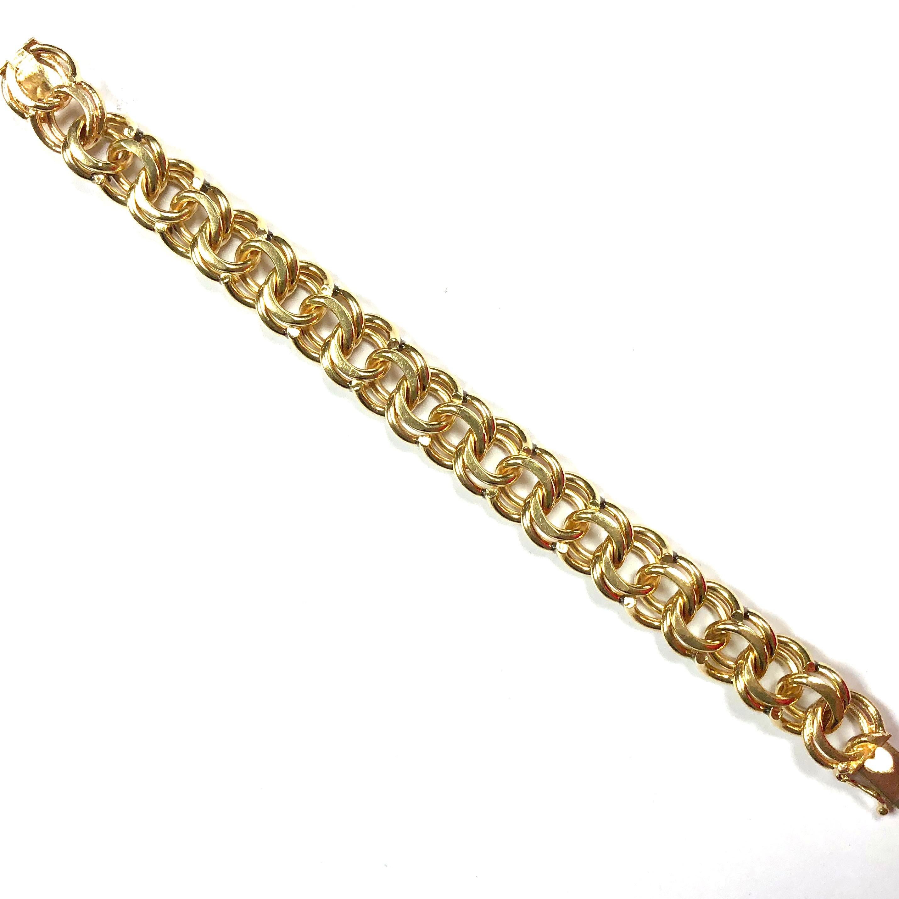 Vintage Chunky Yellow Gold Charm Bracelet In Good Condition In Agoura Hills, CA
