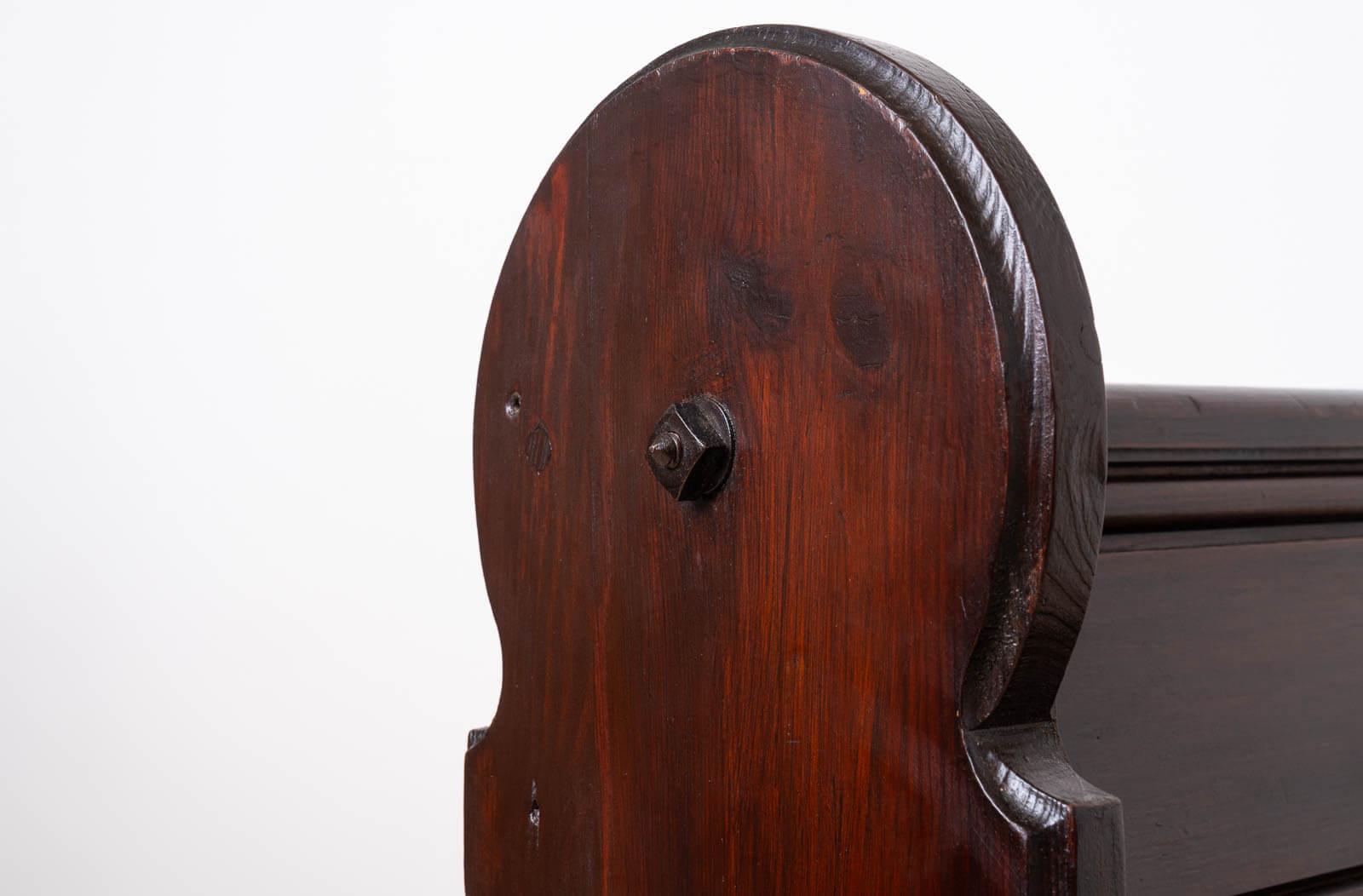 Banc d'église vintage, 20e siècle en vente 1