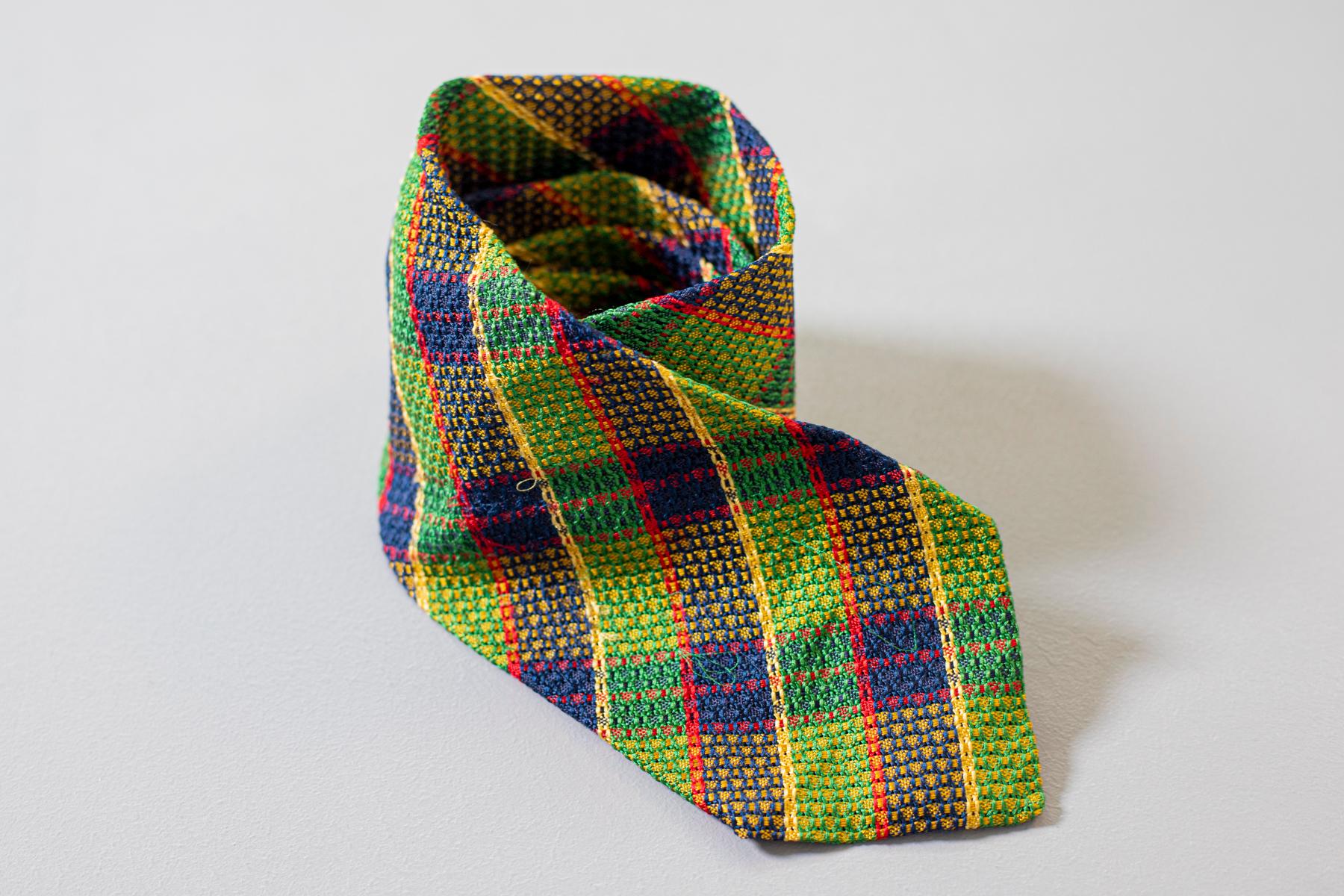 Vintage Church’s all-silk green tie with jacquard plaid motif In Good Condition For Sale In Milano, IT