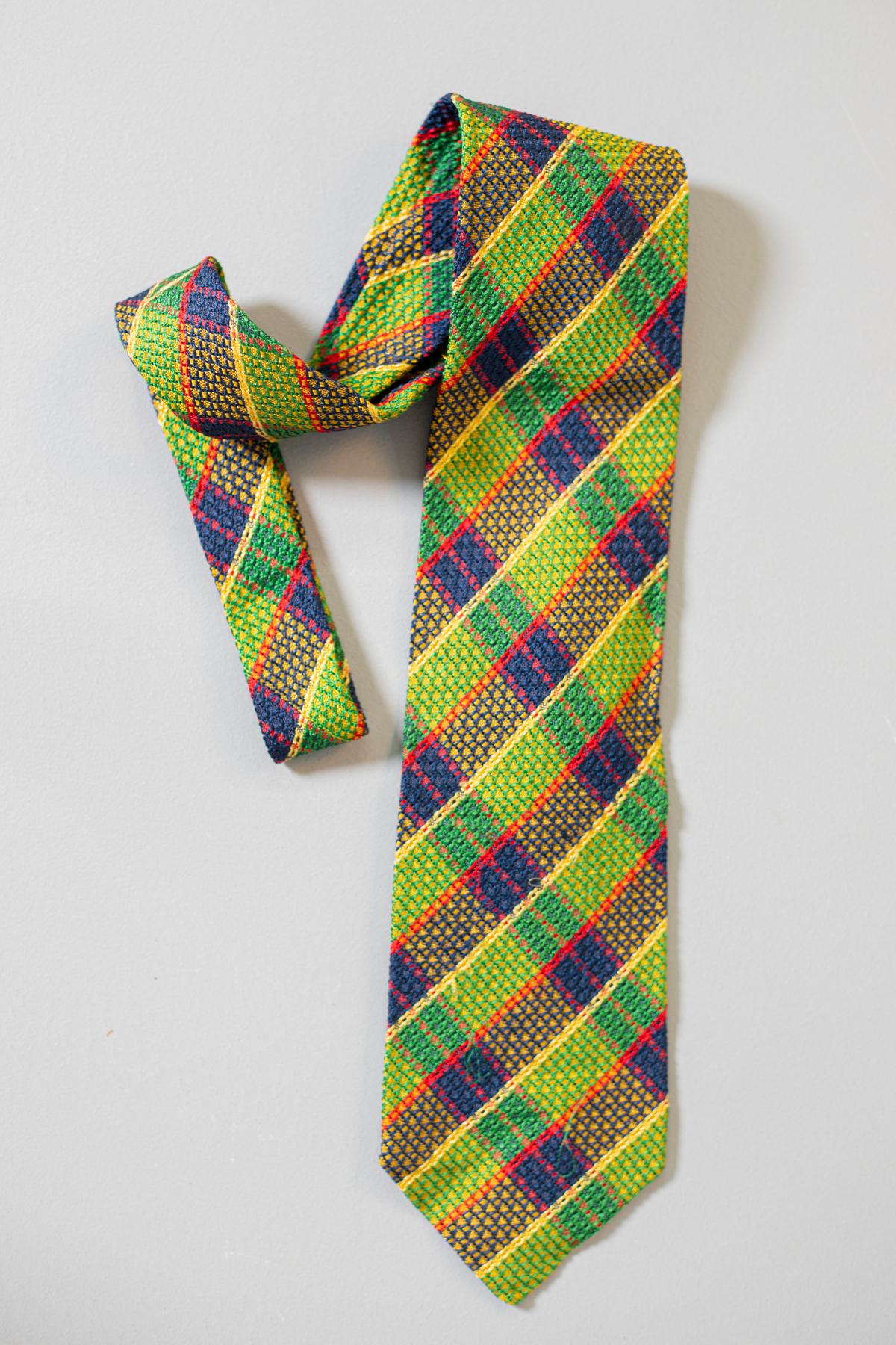 Cravate vintage d'église verte entièrement en soie avec motif de carreaux en jacquard Pour hommes en vente