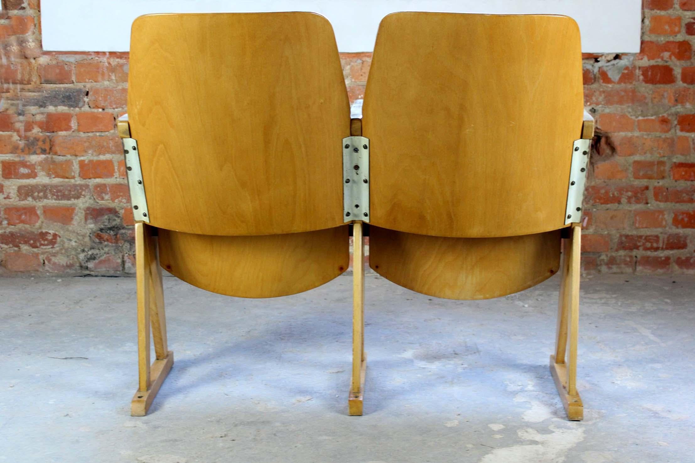 Sedie da cinema vintage di Ton (Thonet), anni '60, set di 13 pezzi in vendita 7