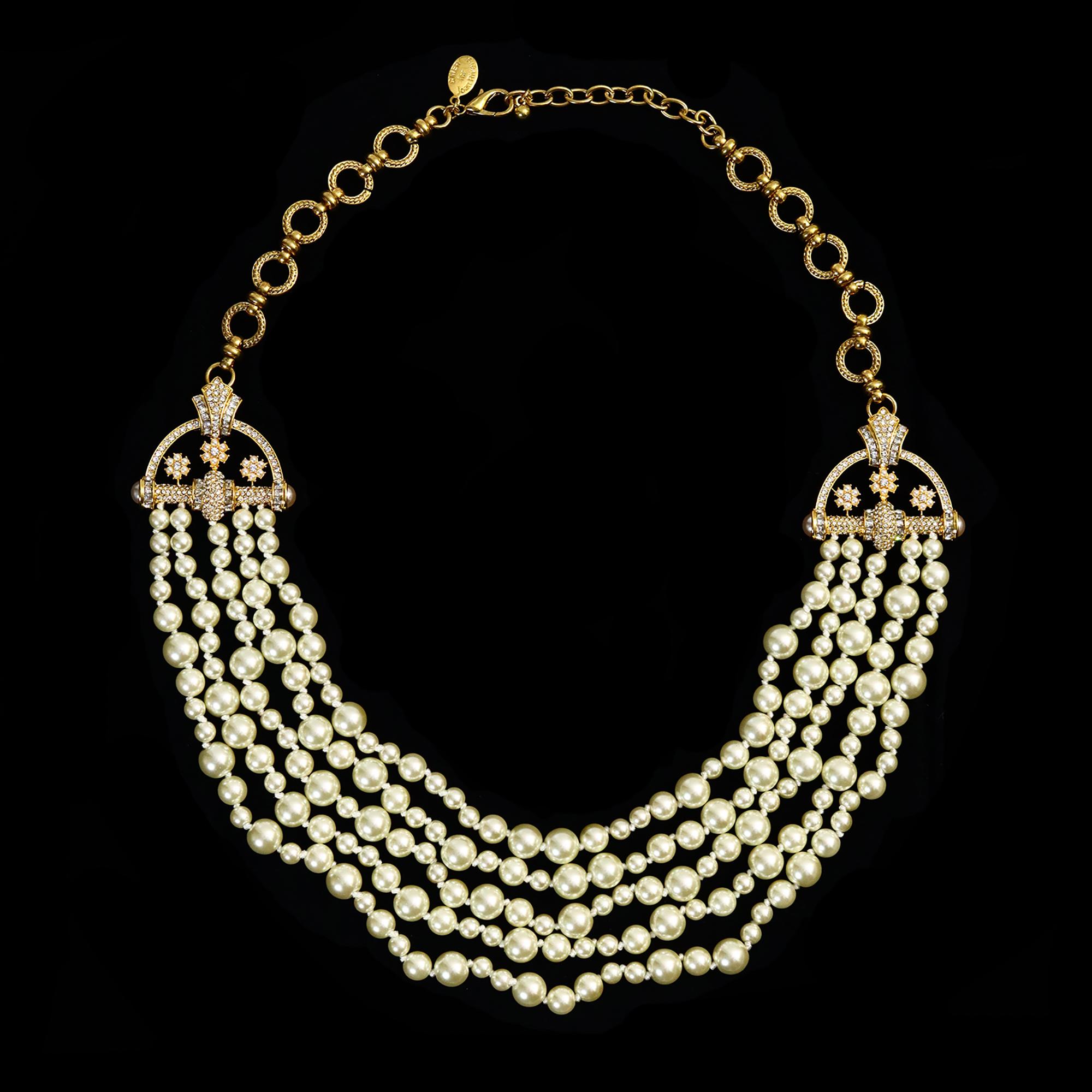 Collana vintage Ciner for Joan Rivers con diamanti di perle finte a 4 fili, circa anni '90 In condizioni buone in vendita a New York, NY
