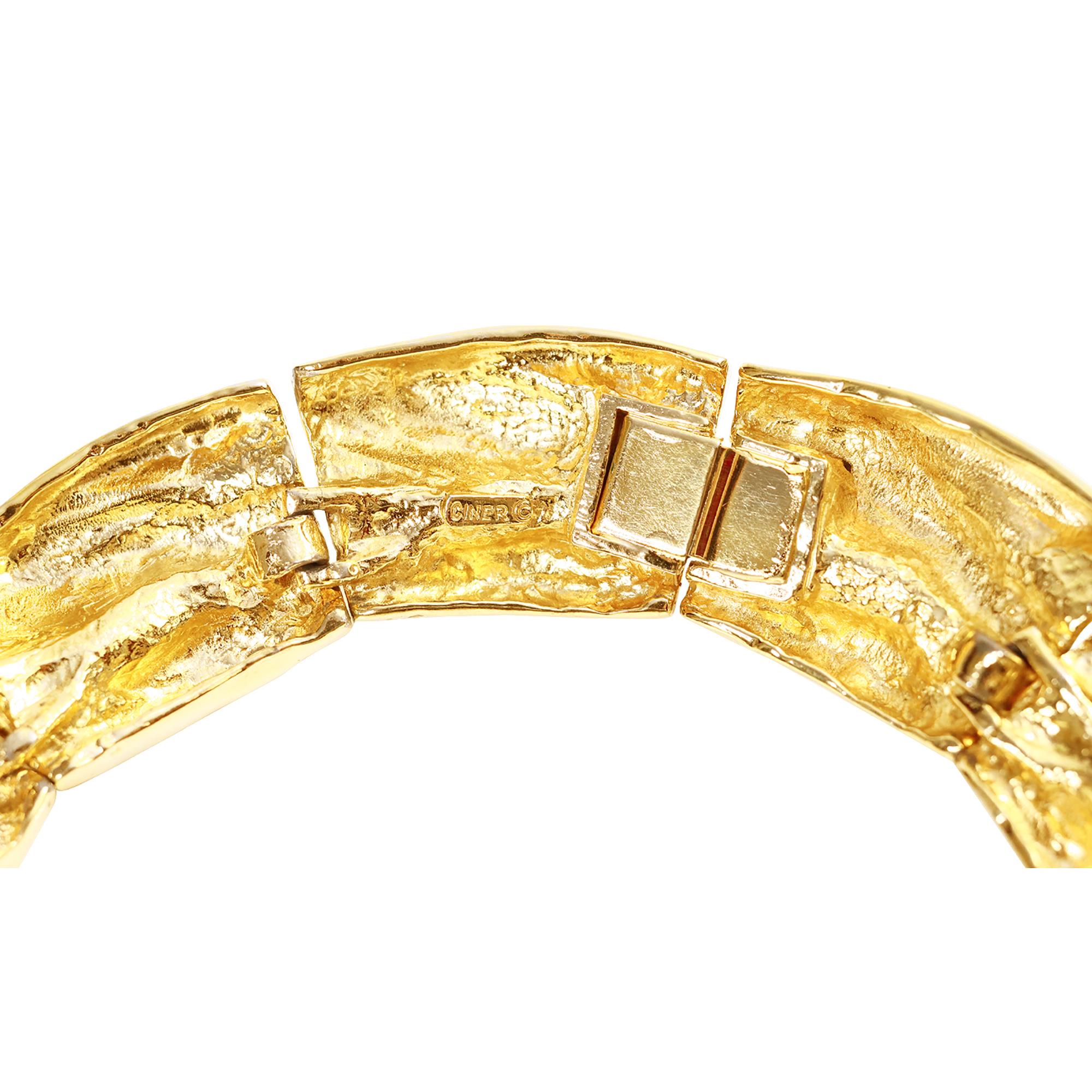 Women's or Men's Vintage Ciner Gold Link Choker Necklace Circa 1980s For Sale