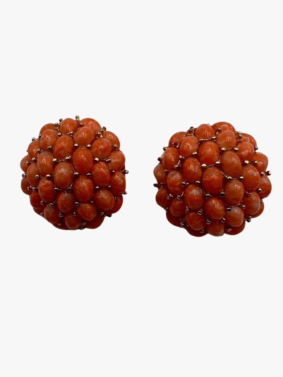 Vintage Ciner hemisphere coral bead clip-on earrings, 1980s In Excellent Condition For Sale In New York, NY