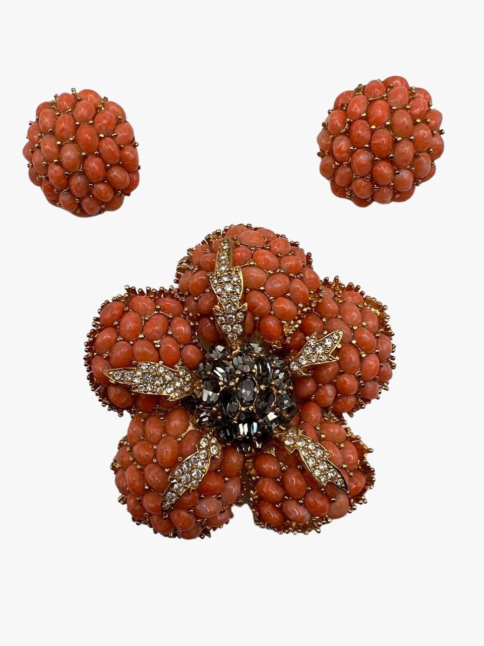 Women's Vintage Ciner hemisphere coral bead clip-on earrings, 1980s For Sale