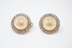 Orecchini vintage con perle e pavé di Ciner, firmati