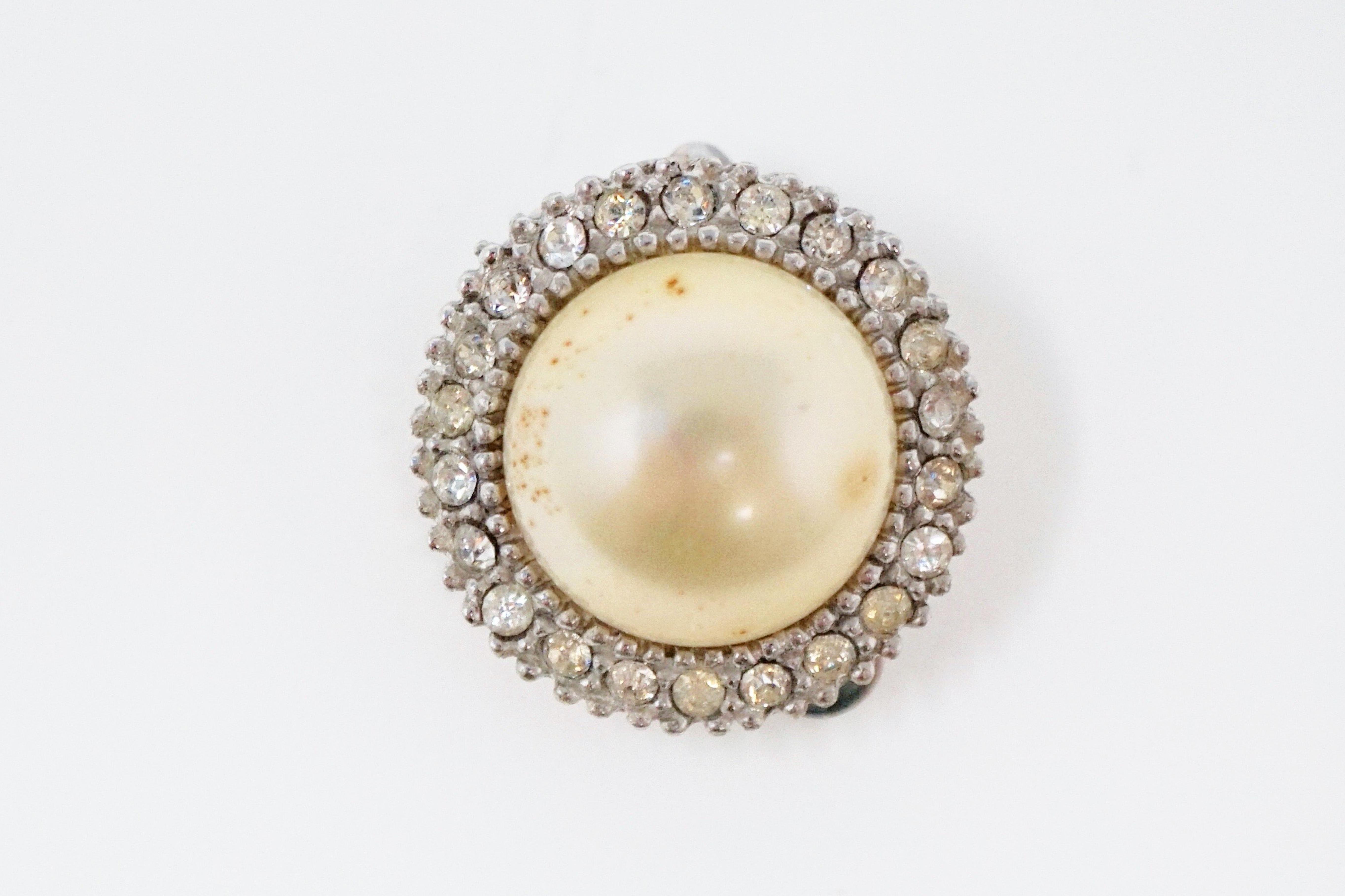 Vintage Ciner Perlen- und Pavé-Ohrringe, signiert im Angebot 2