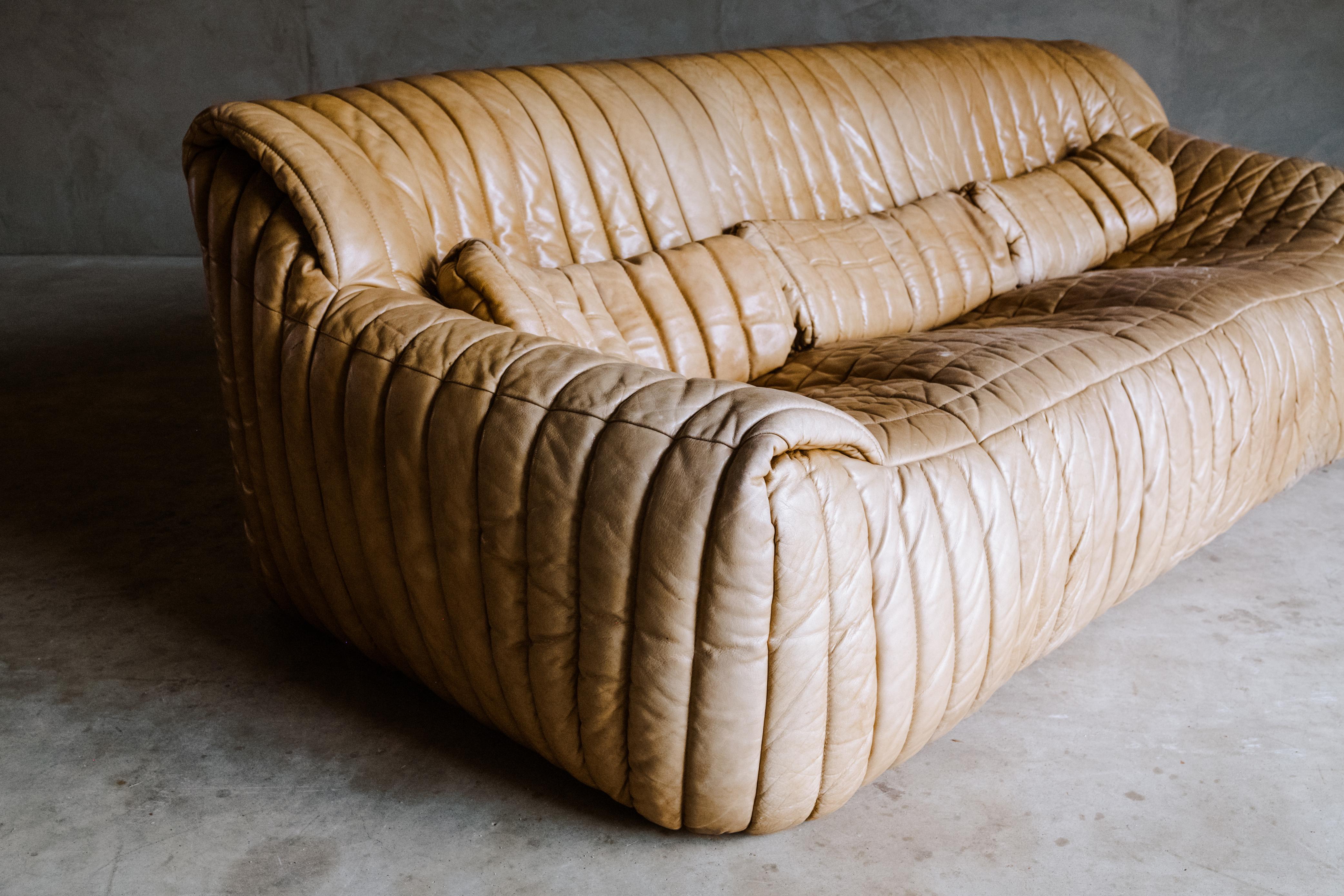 sandra sofa