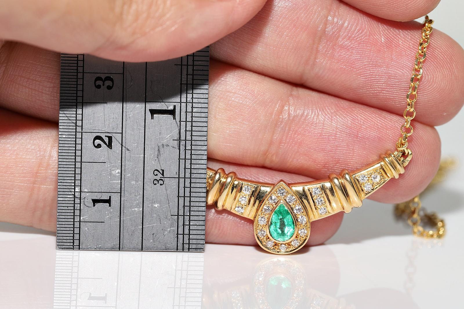 Collier pendentif vintage en or Circa 18k orné de diamants naturels et d'émeraudes en vente 6