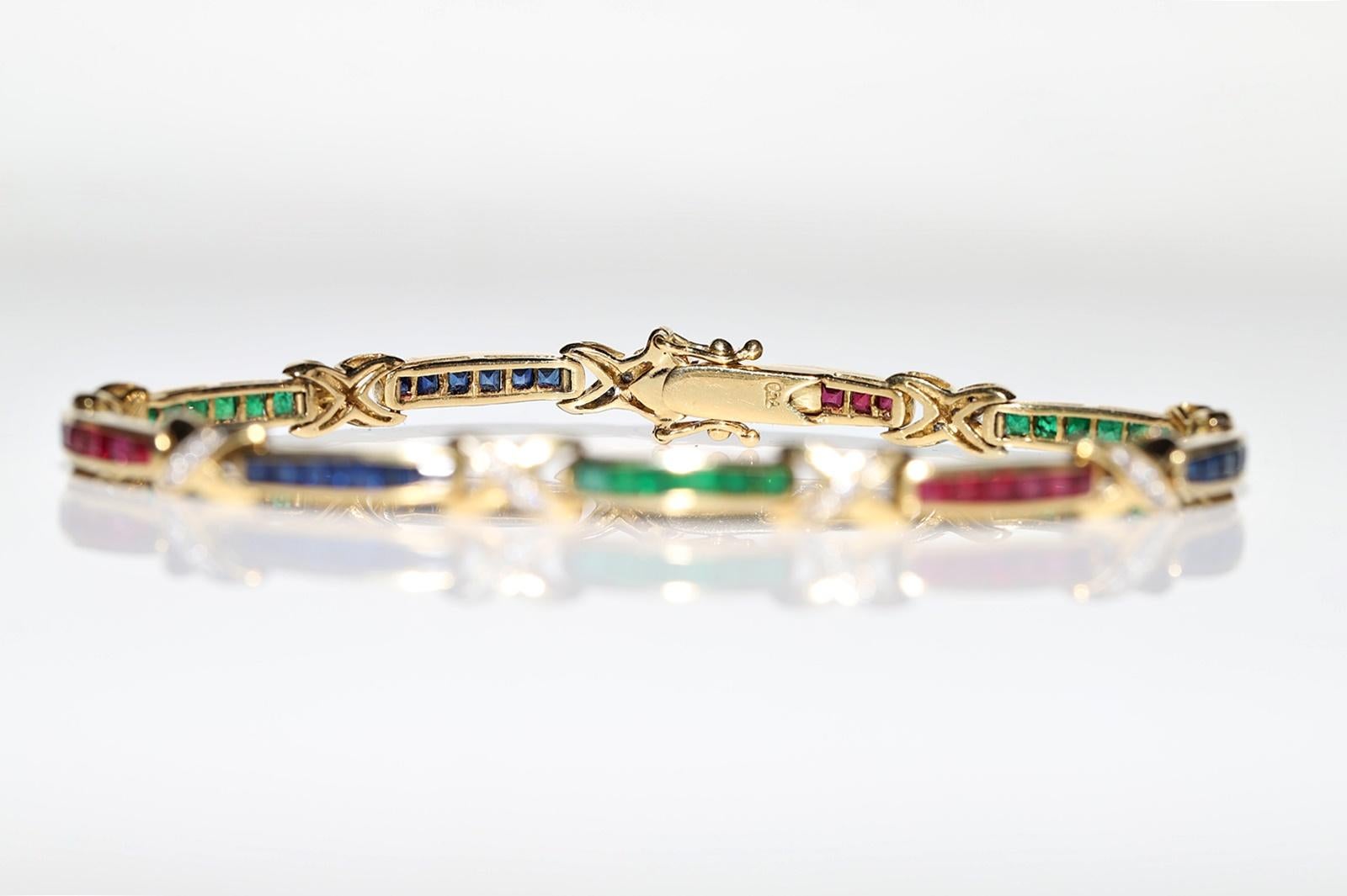 Vintage Circa 18k Gold Natural Diamond And Ruby Sapphire And Emerald Bracelet  In Good Condition For Sale In Fatih/İstanbul, 34